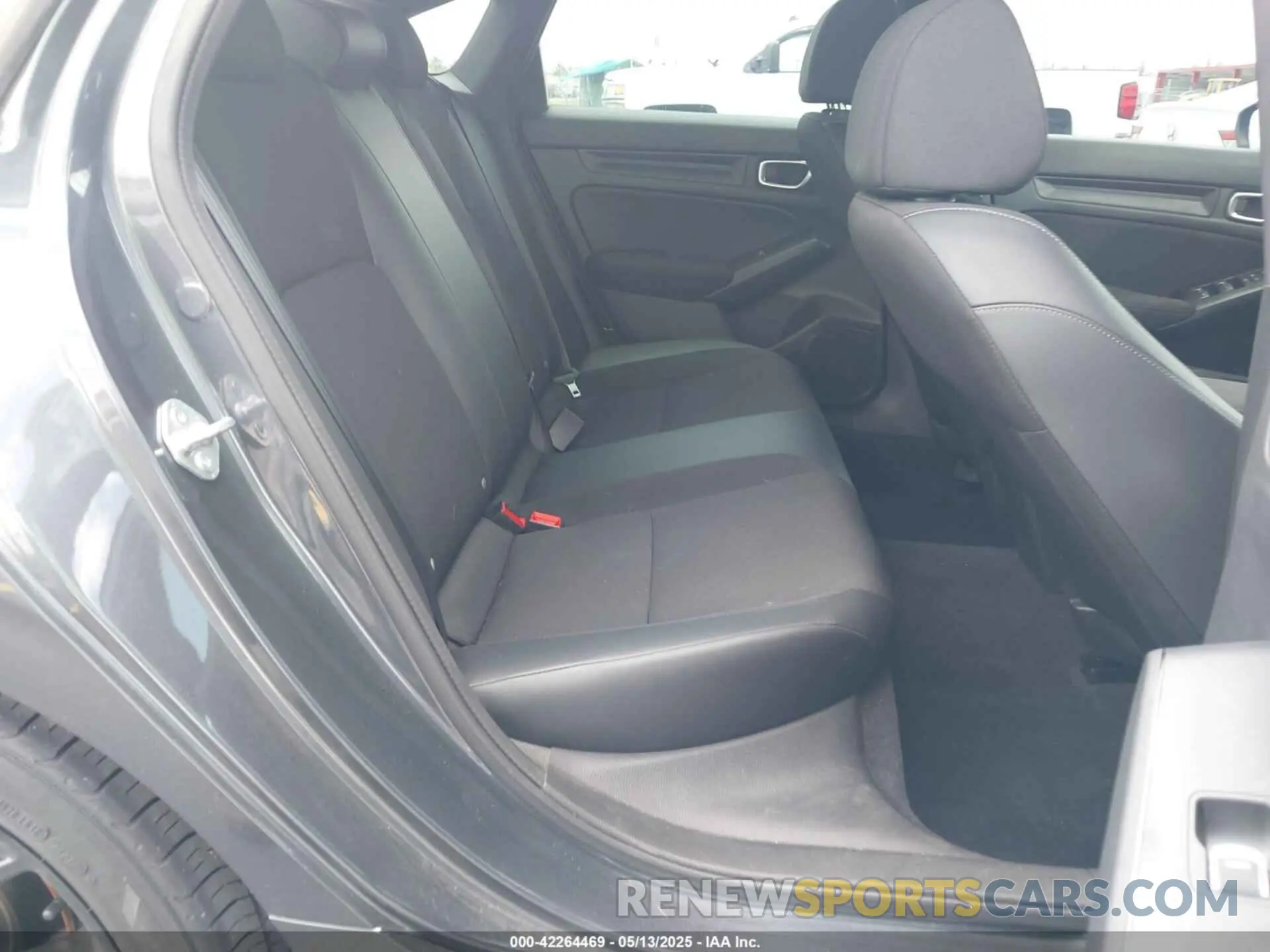 8 Photograph of a damaged car 2HGFE2F51PH561518 HONDA CIVIC 2023