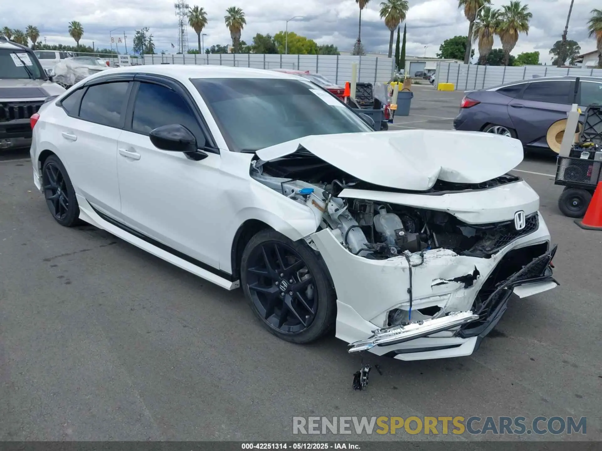 1 Photograph of a damaged car 2HGFE2F52PH551175 HONDA CIVIC 2023