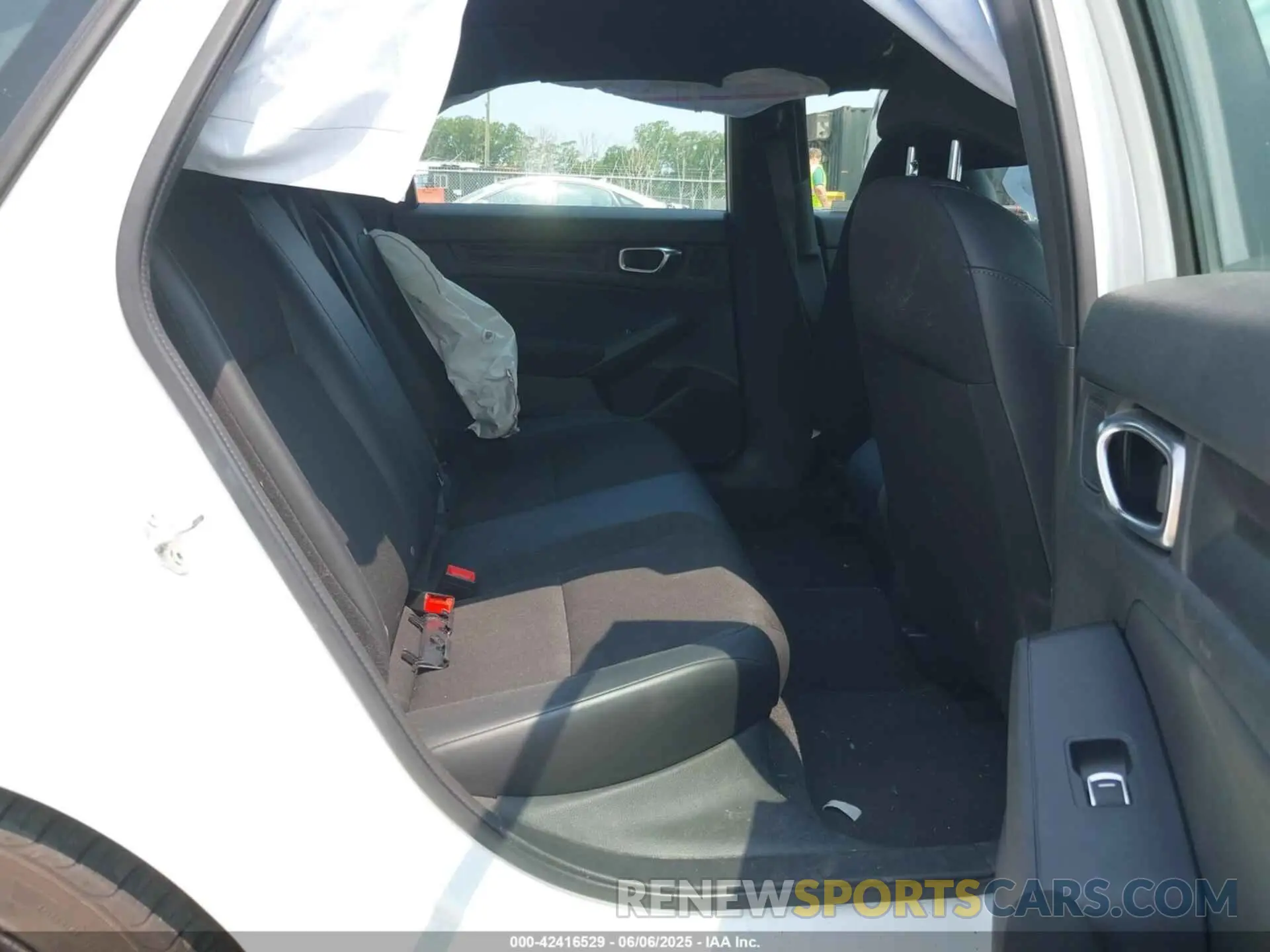 8 Photograph of a damaged car 2HGFE2F53PH527581 HONDA CIVIC 2023