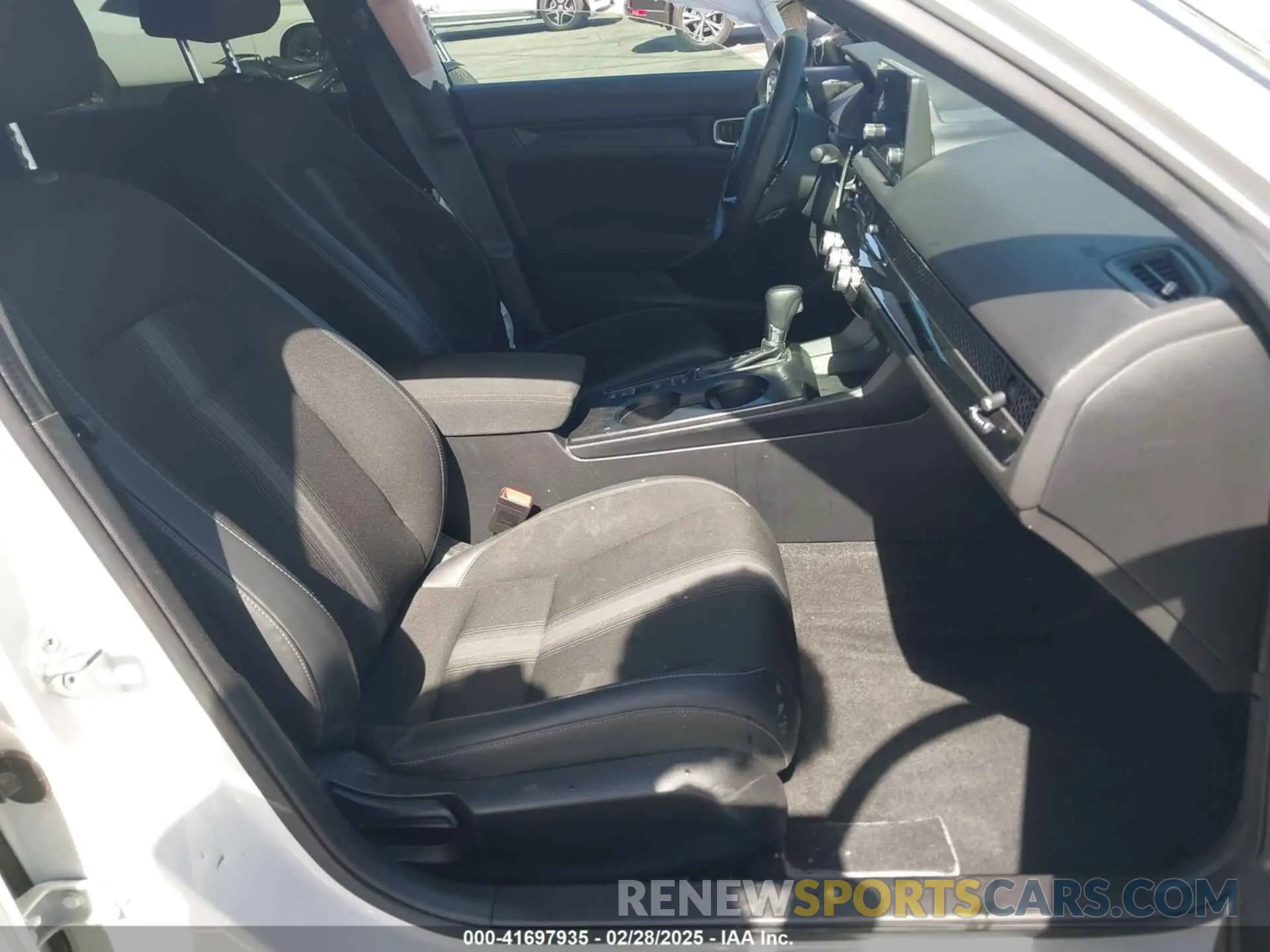 5 Photograph of a damaged car 2HGFE2F53PH529864 HONDA CIVIC 2023