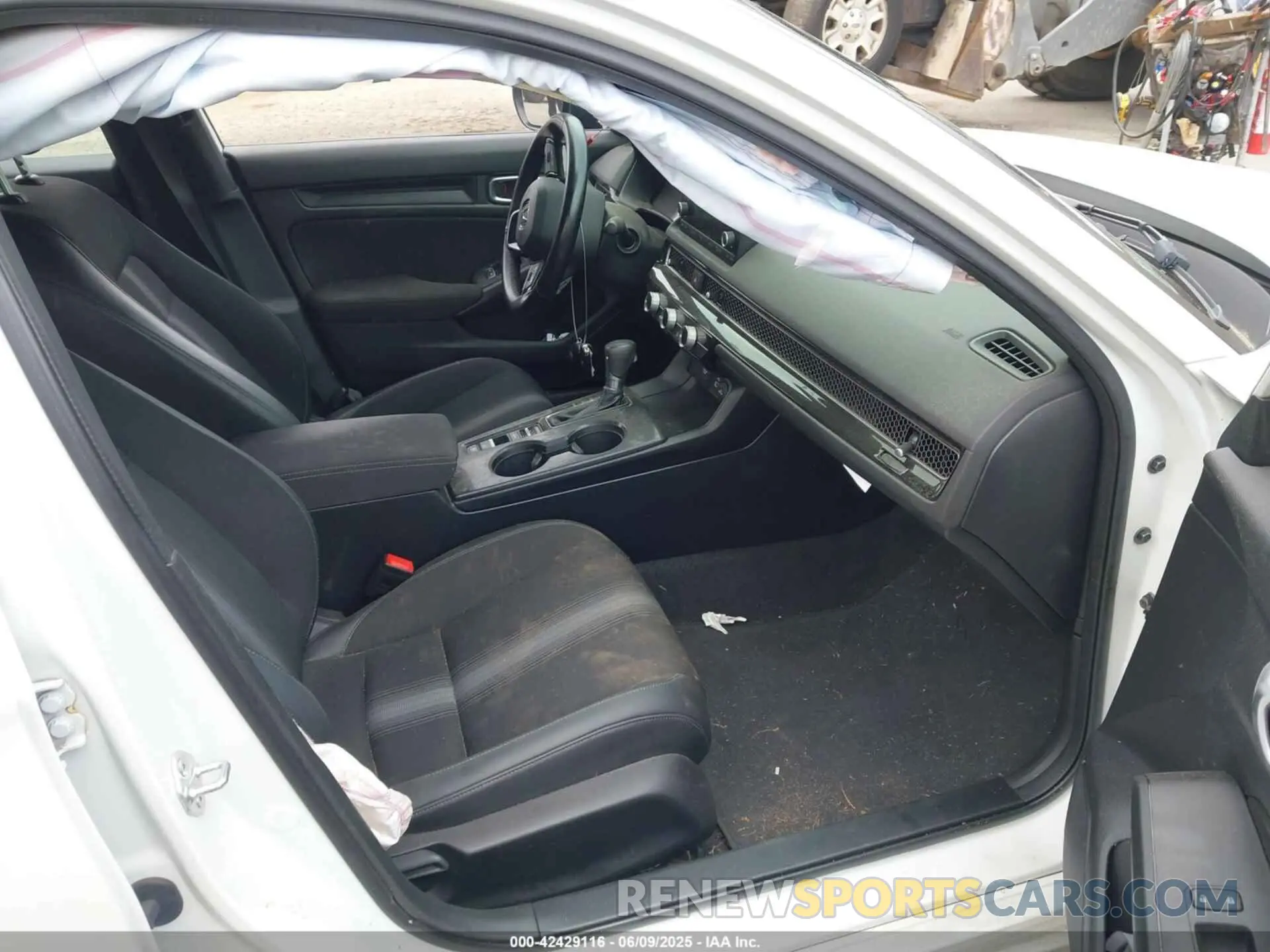 5 Photograph of a damaged car 2HGFE2F57PH561393 HONDA CIVIC 2023