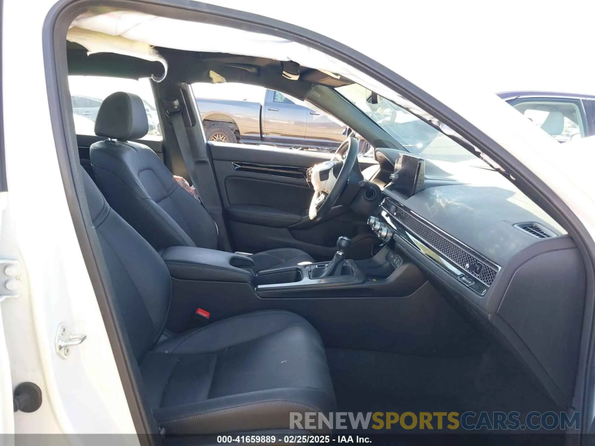 5 Photograph of a damaged car 19XFL1G84RE029704 HONDA CIVIC 2024