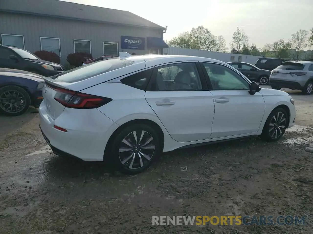 3 Photograph of a damaged car 19XFL1H70RE005891 HONDA CIVIC 2024