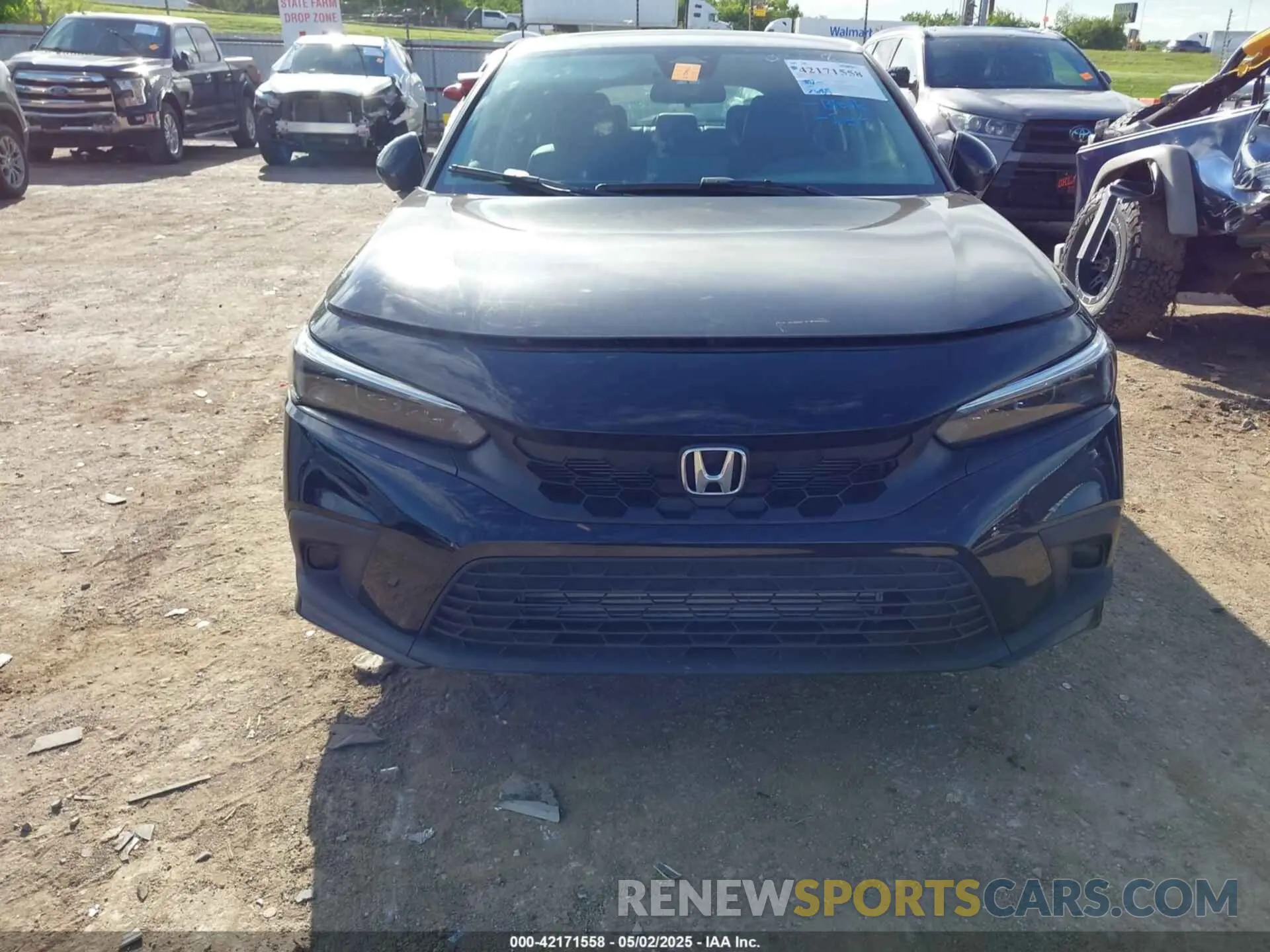 11 Photograph of a damaged car 19XFL1H70RE029348 HONDA CIVIC 2024