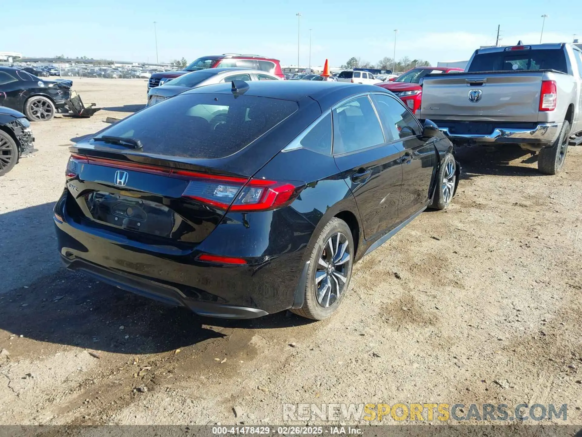 4 Photograph of a damaged car 19XFL1H72RE014947 HONDA CIVIC 2024