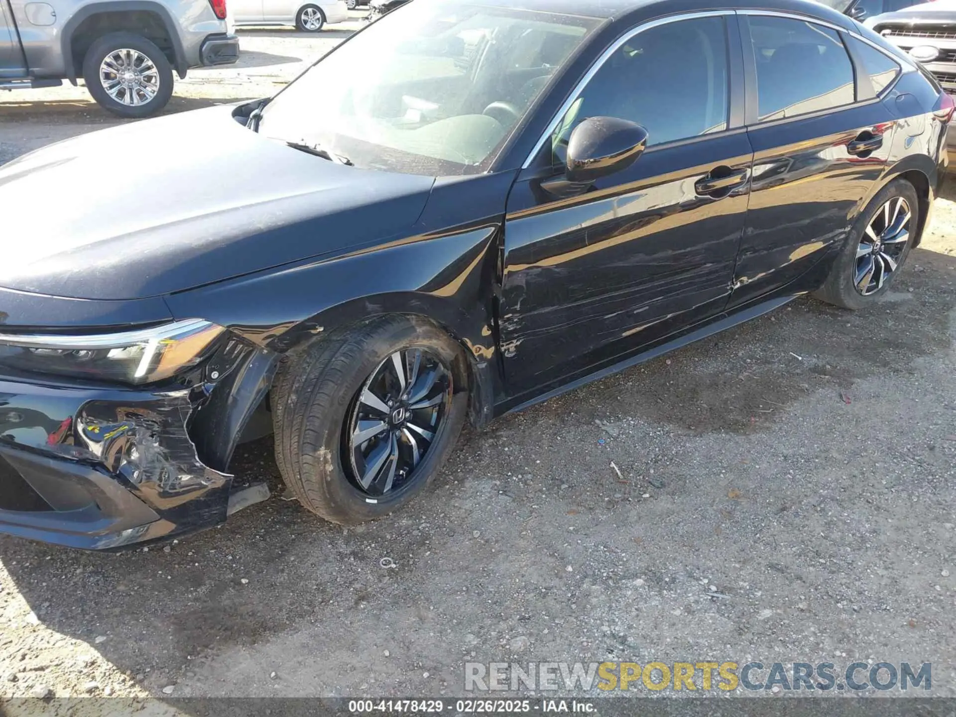 6 Photograph of a damaged car 19XFL1H72RE014947 HONDA CIVIC 2024
