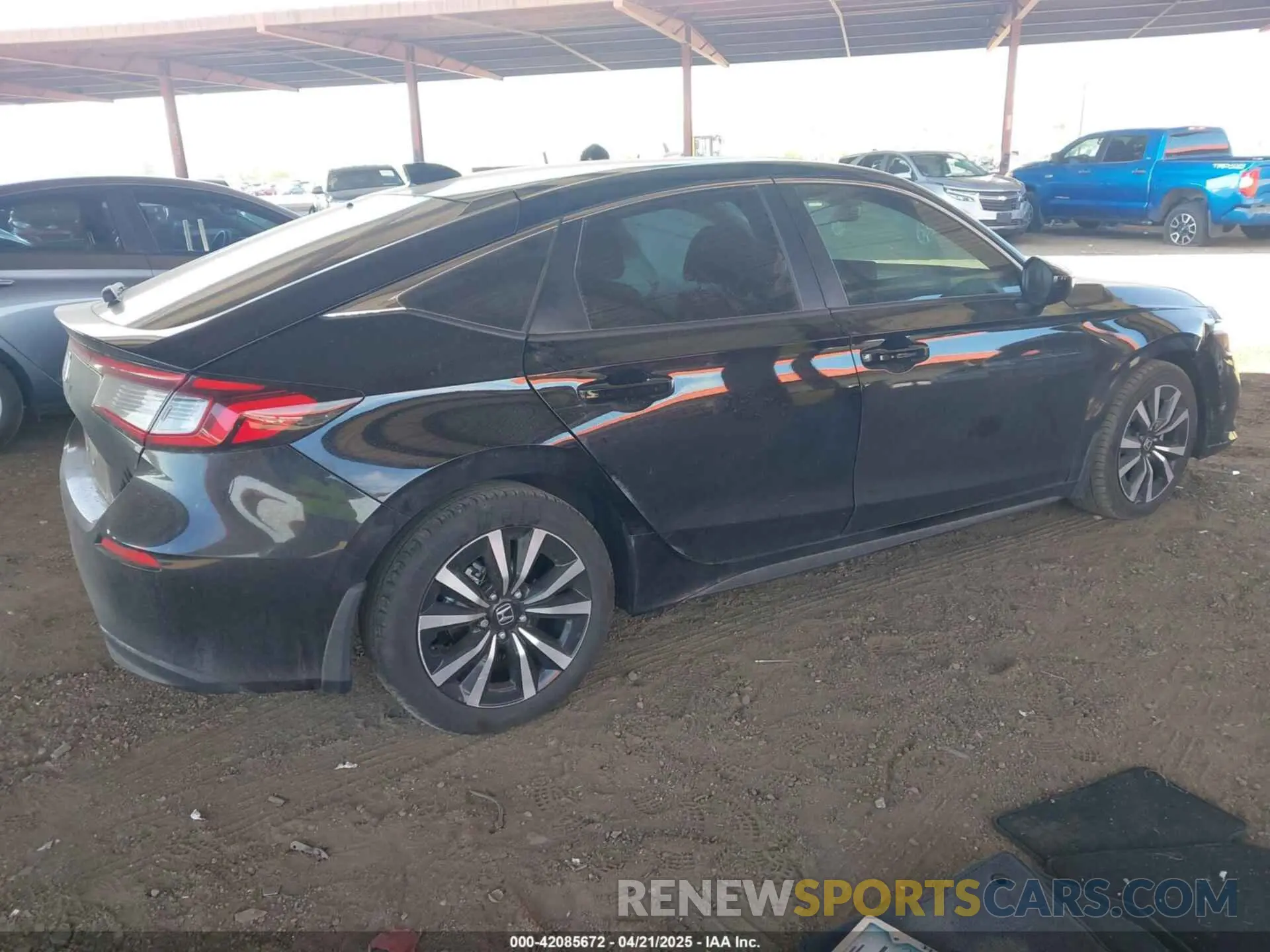 4 Photograph of a damaged car 19XFL1H73RE008252 HONDA CIVIC 2024