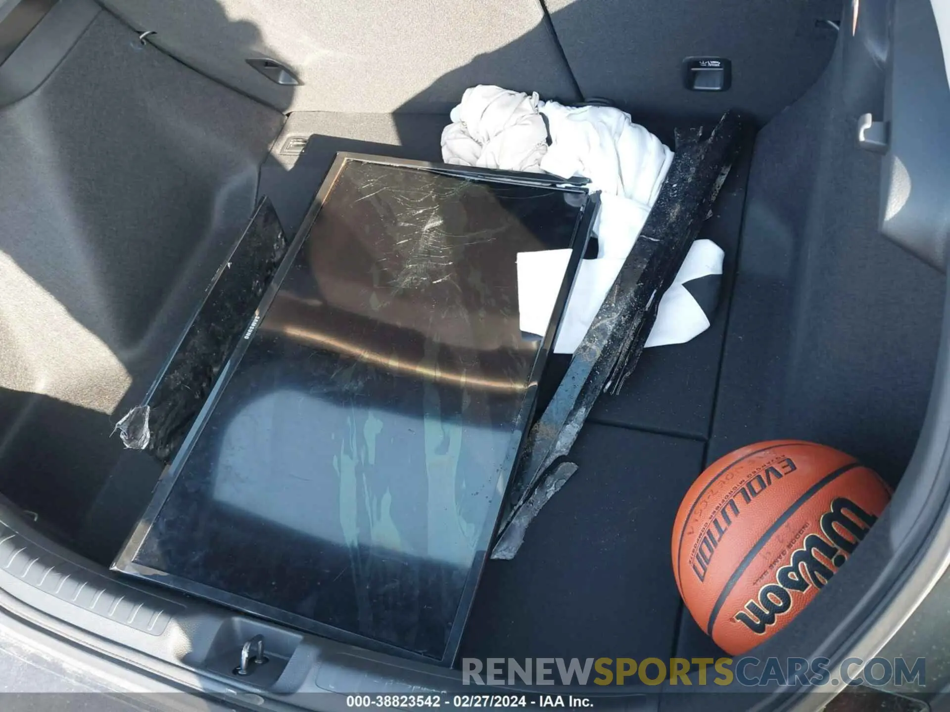 16 Photograph of a damaged car 19XFL1H73RE014164 HONDA CIVIC 2024