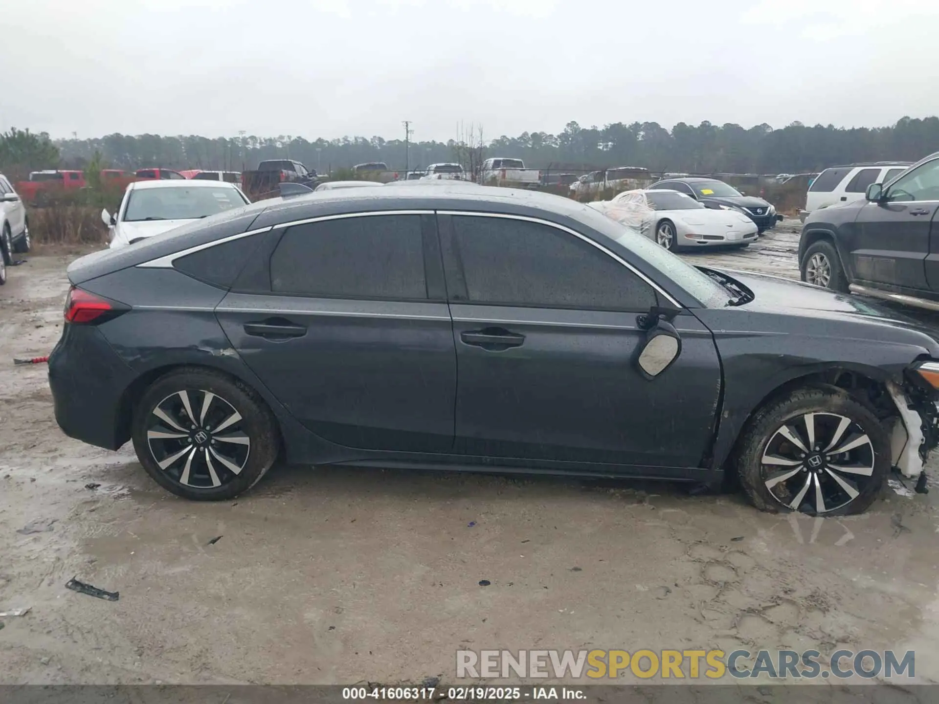 13 Photograph of a damaged car 19XFL1H73RE022149 HONDA CIVIC 2024