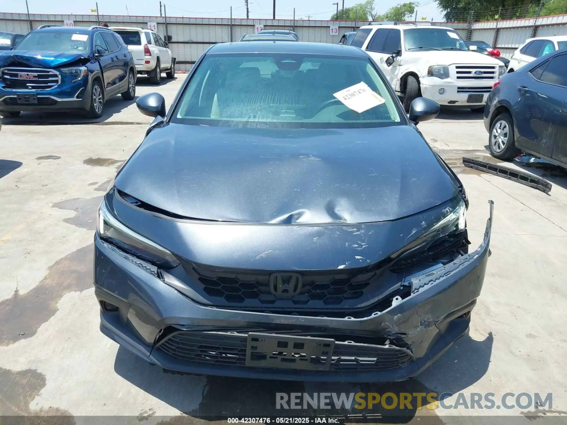 13 Photograph of a damaged car 19XFL1H73RE029926 HONDA CIVIC 2024