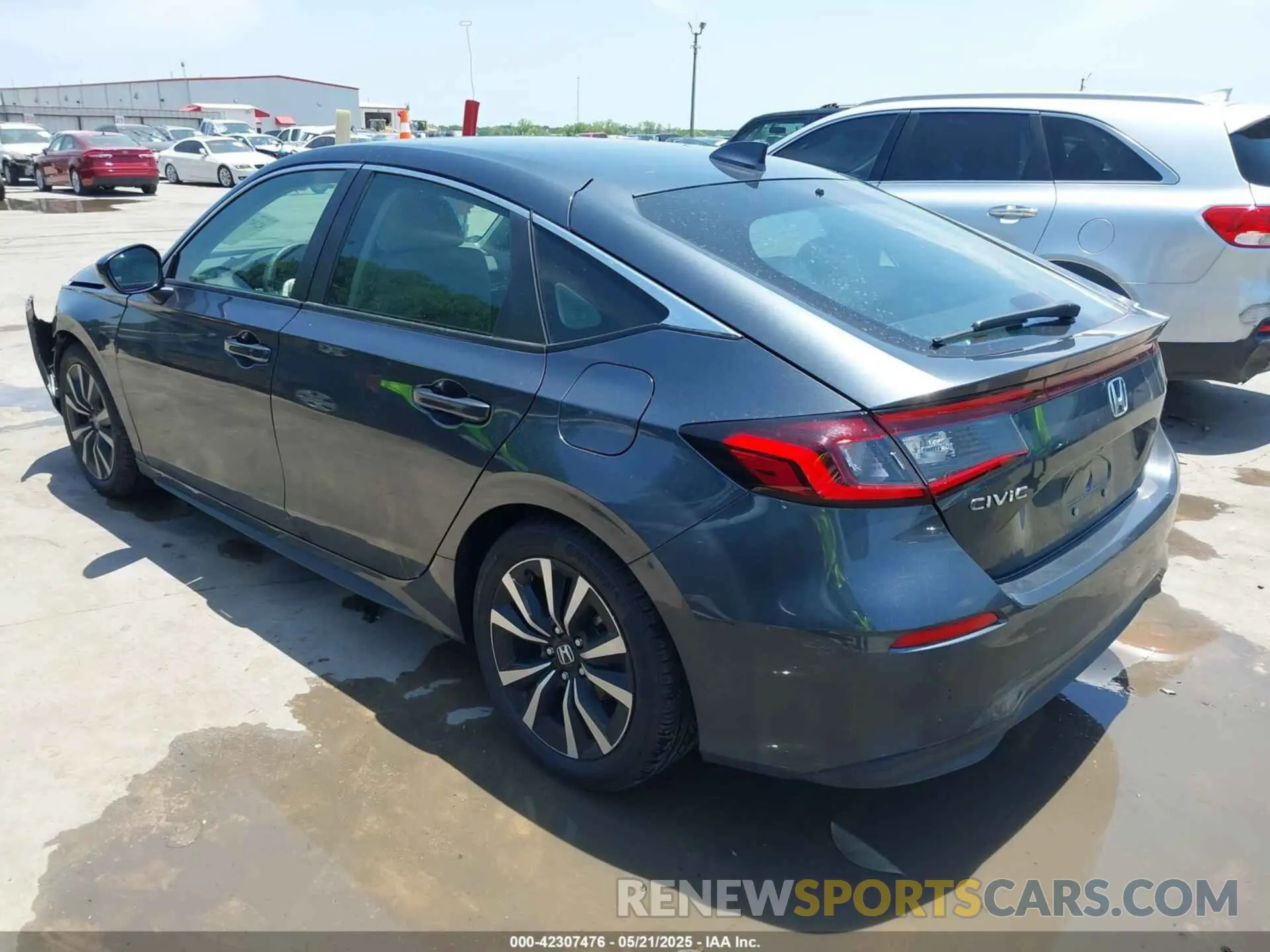 3 Photograph of a damaged car 19XFL1H73RE029926 HONDA CIVIC 2024