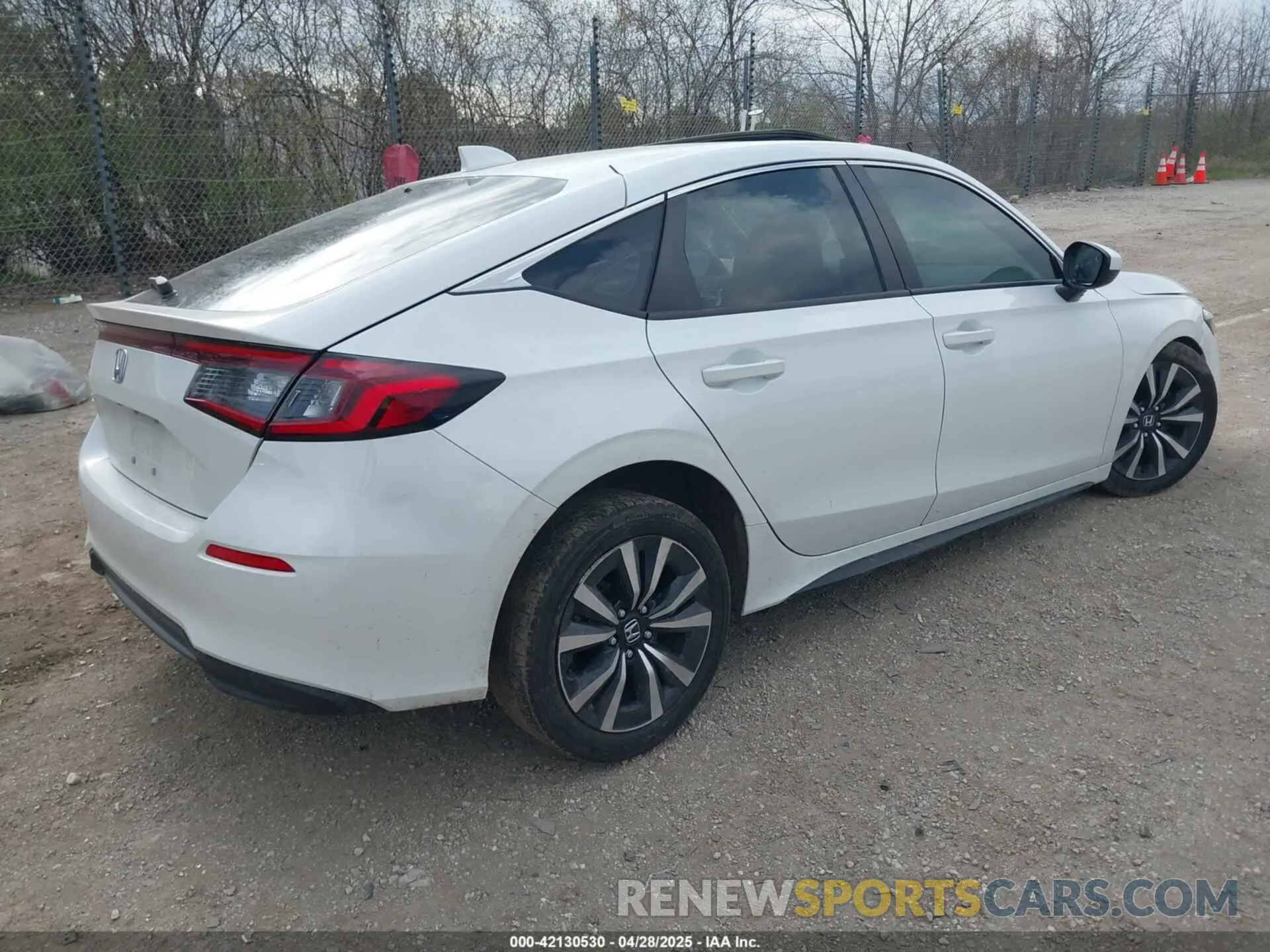 4 Photograph of a damaged car 19XFL1H74RE006655 HONDA CIVIC 2024