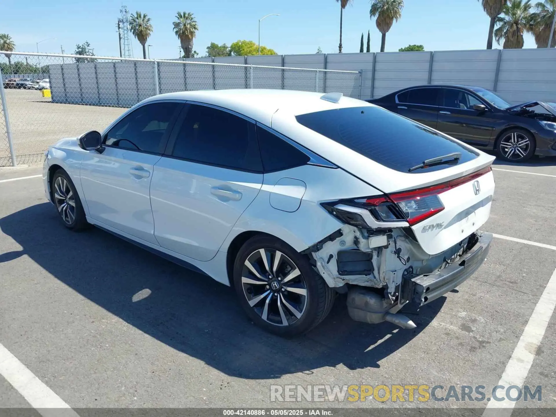 3 Photograph of a damaged car 19XFL1H74RE007787 HONDA CIVIC 2024
