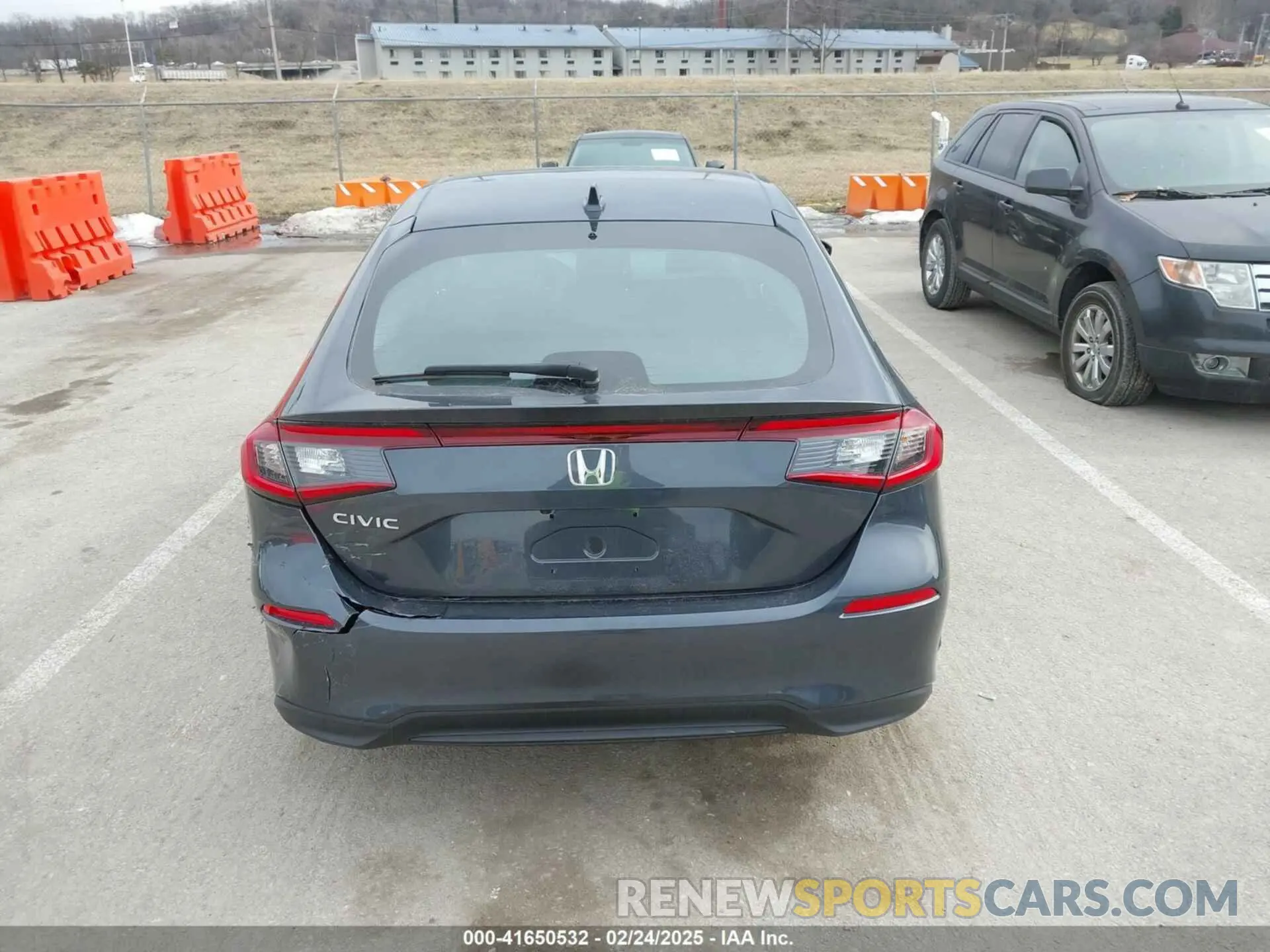 16 Photograph of a damaged car 19XFL1H77RE032697 HONDA CIVIC 2024