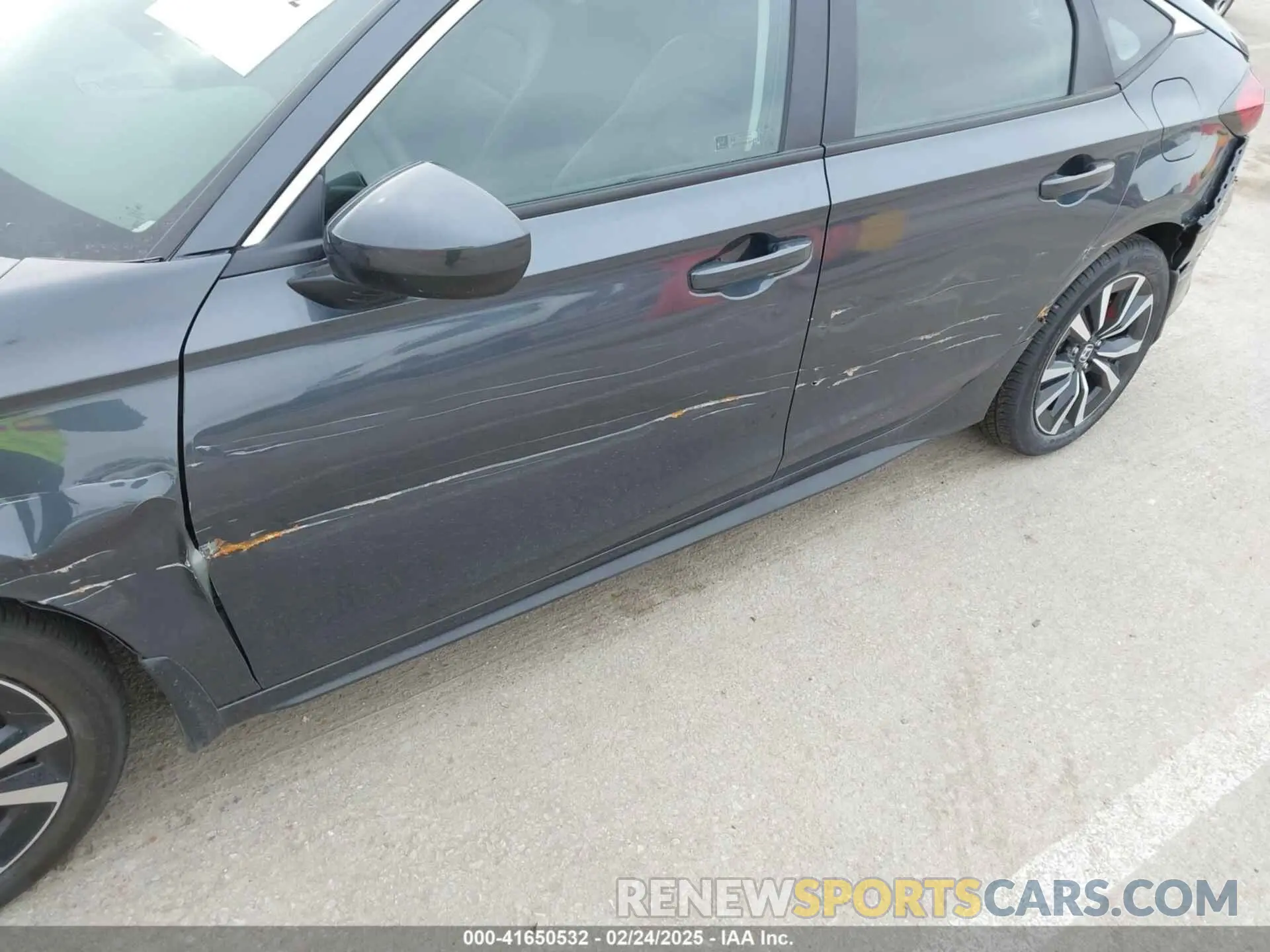18 Photograph of a damaged car 19XFL1H77RE032697 HONDA CIVIC 2024