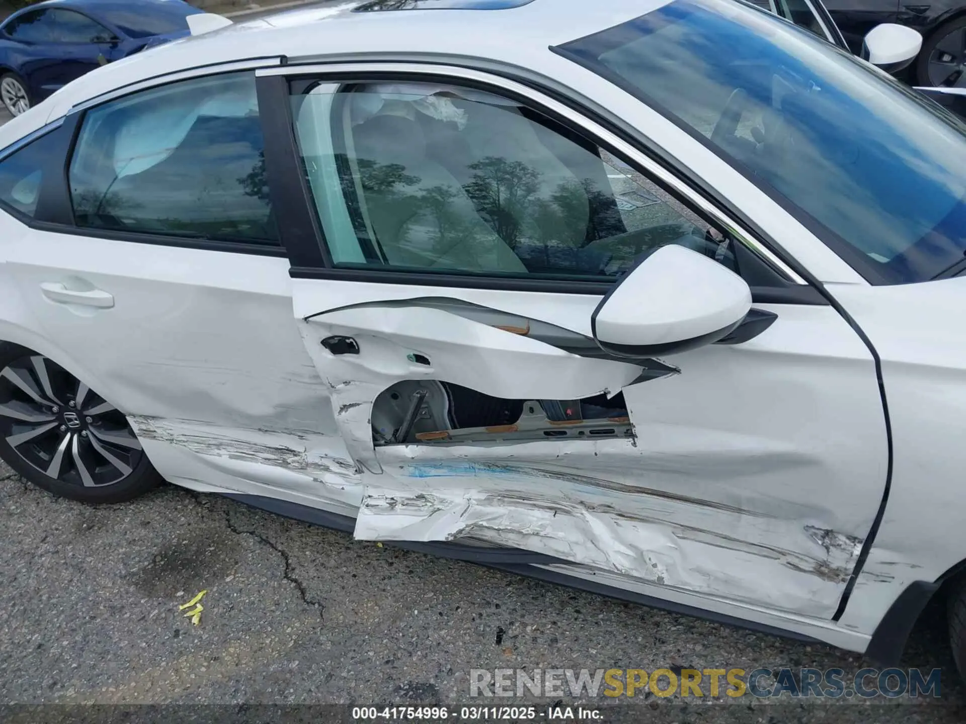6 Photograph of a damaged car 19XFL1H78RE010689 HONDA CIVIC 2024