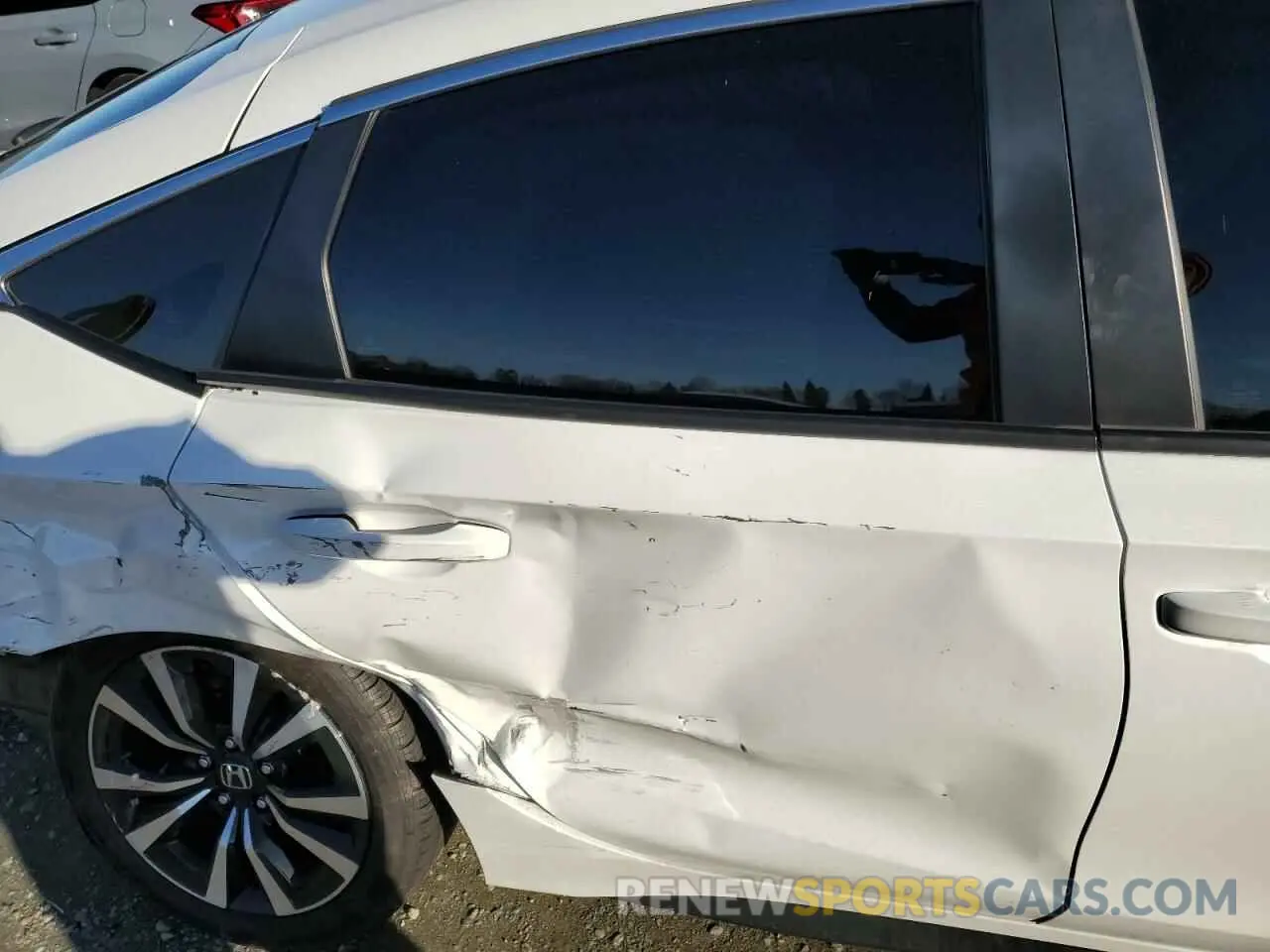 10 Photograph of a damaged car 19XFL1H78RE019537 HONDA CIVIC 2024