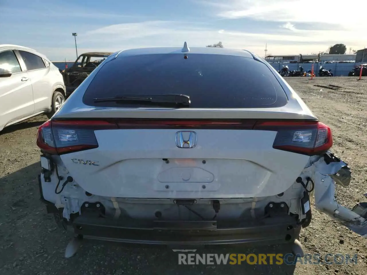 6 Photograph of a damaged car 19XFL1H78RE019537 HONDA CIVIC 2024