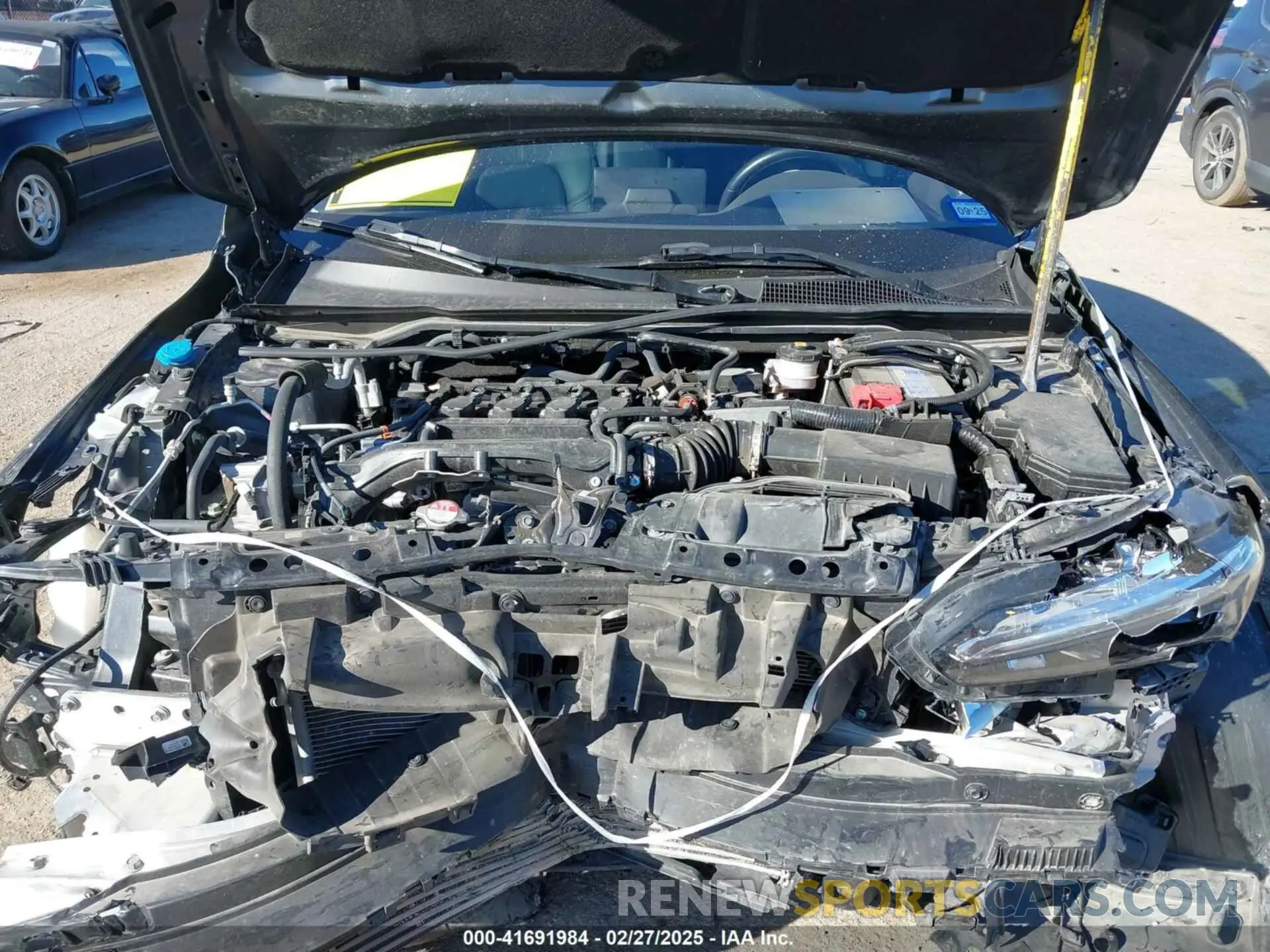 10 Photograph of a damaged car 19XFL1H79RE002343 HONDA CIVIC 2024