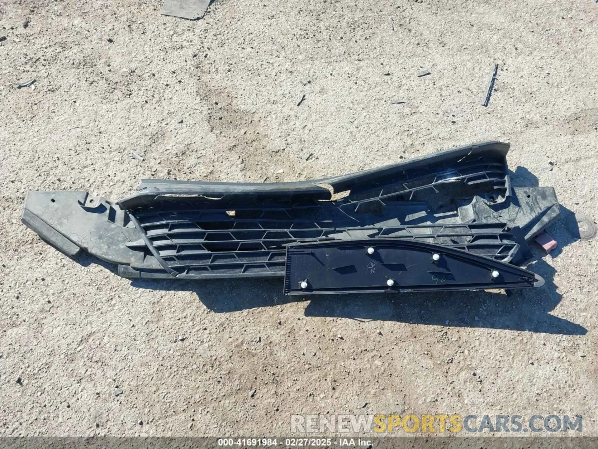 12 Photograph of a damaged car 19XFL1H79RE002343 HONDA CIVIC 2024