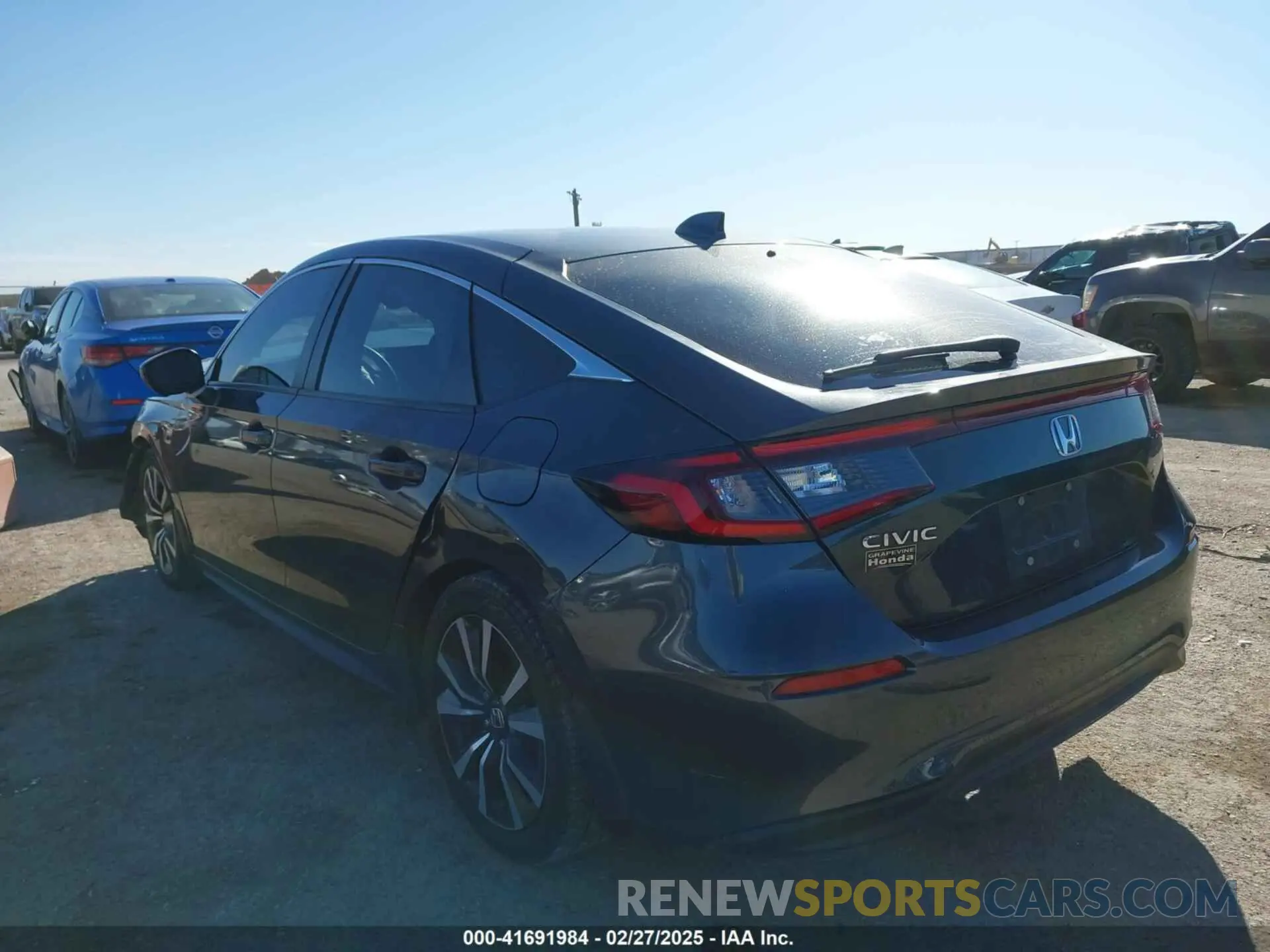 3 Photograph of a damaged car 19XFL1H79RE002343 HONDA CIVIC 2024