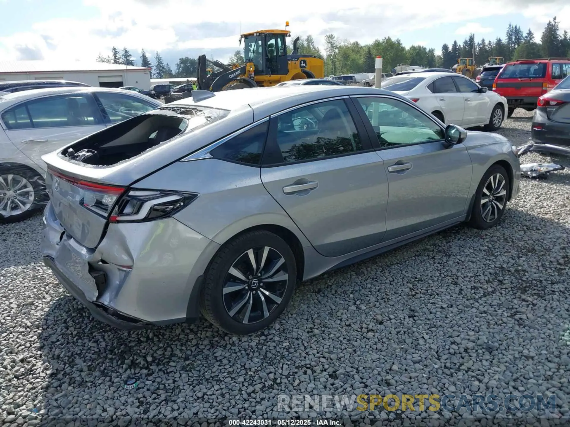 4 Photograph of a damaged car 19XFL1H79RE008871 HONDA CIVIC 2024