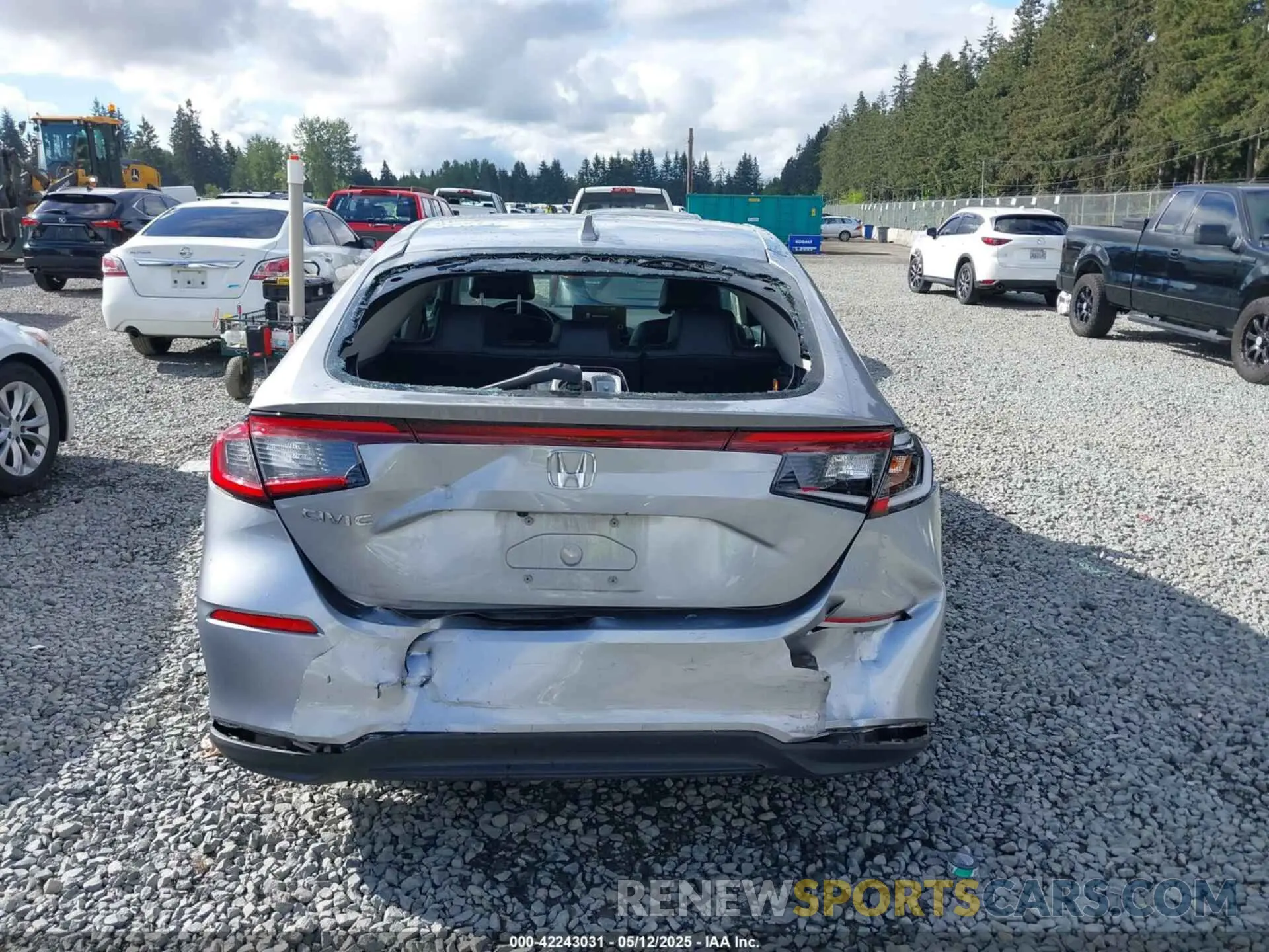 6 Photograph of a damaged car 19XFL1H79RE008871 HONDA CIVIC 2024
