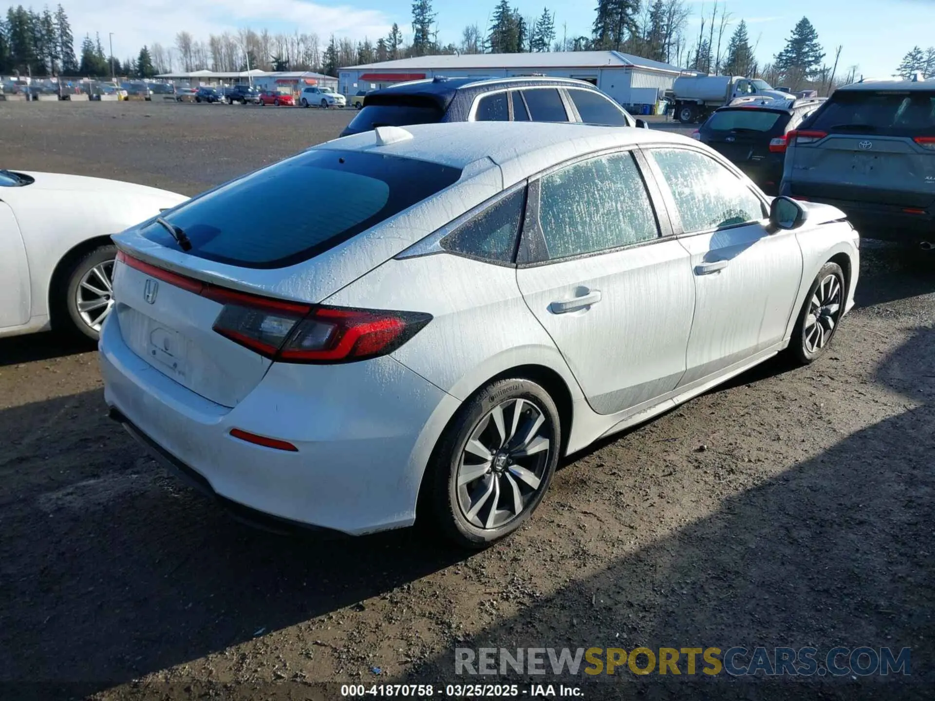 4 Photograph of a damaged car 19XFL1H79RE010684 HONDA CIVIC 2024