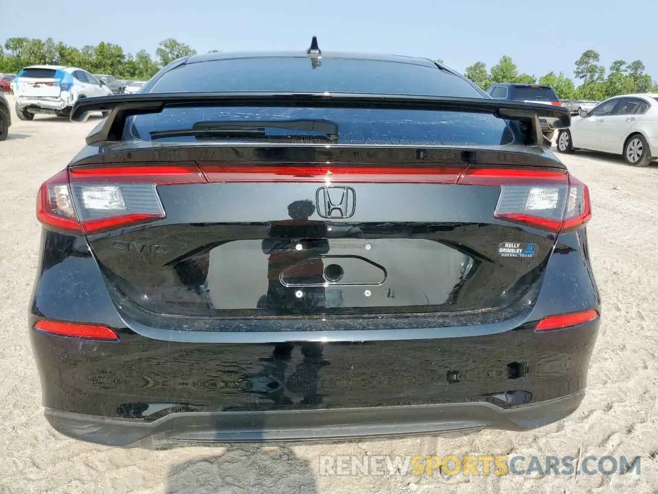 6 Photograph of a damaged car 19XFL1H79RE021846 HONDA CIVIC 2024