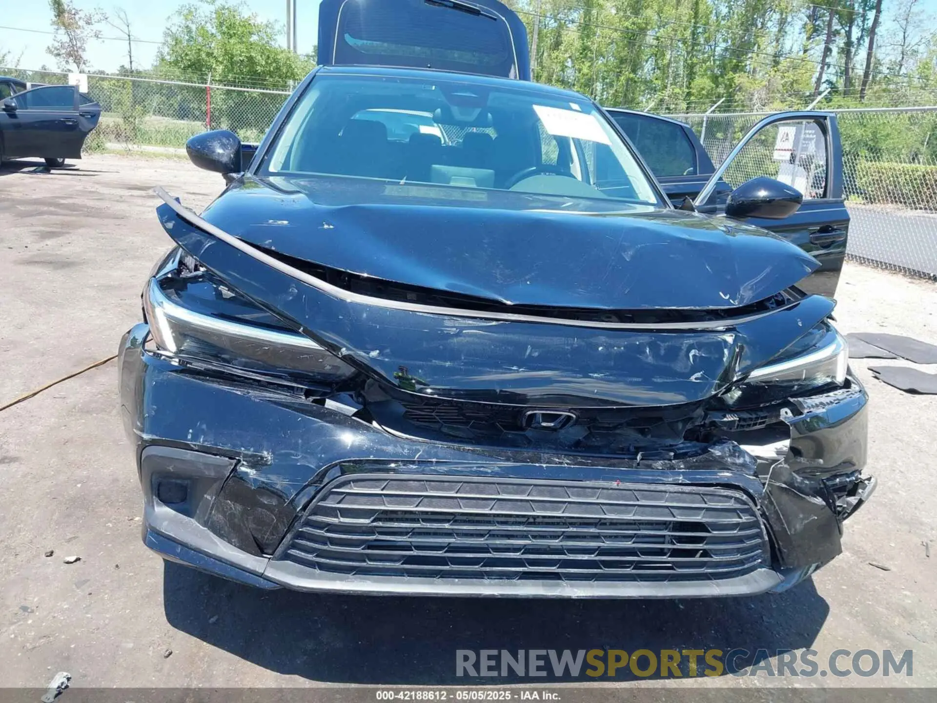 6 Photograph of a damaged car 19XFL1H7XRE001346 HONDA CIVIC 2024