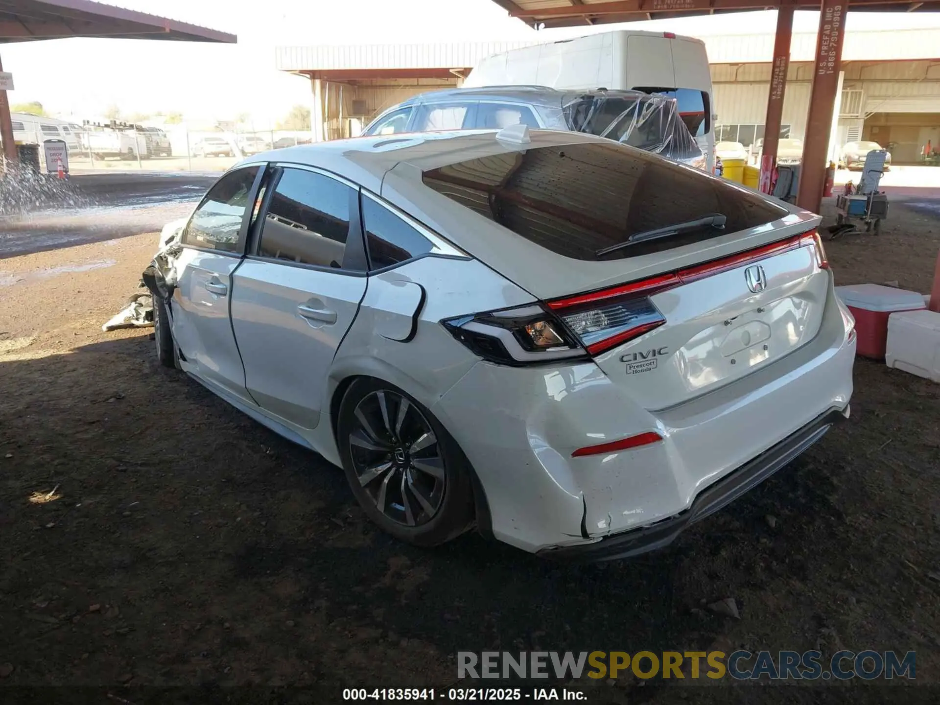 3 Photograph of a damaged car 19XFL1H7XRE016123 HONDA CIVIC 2024