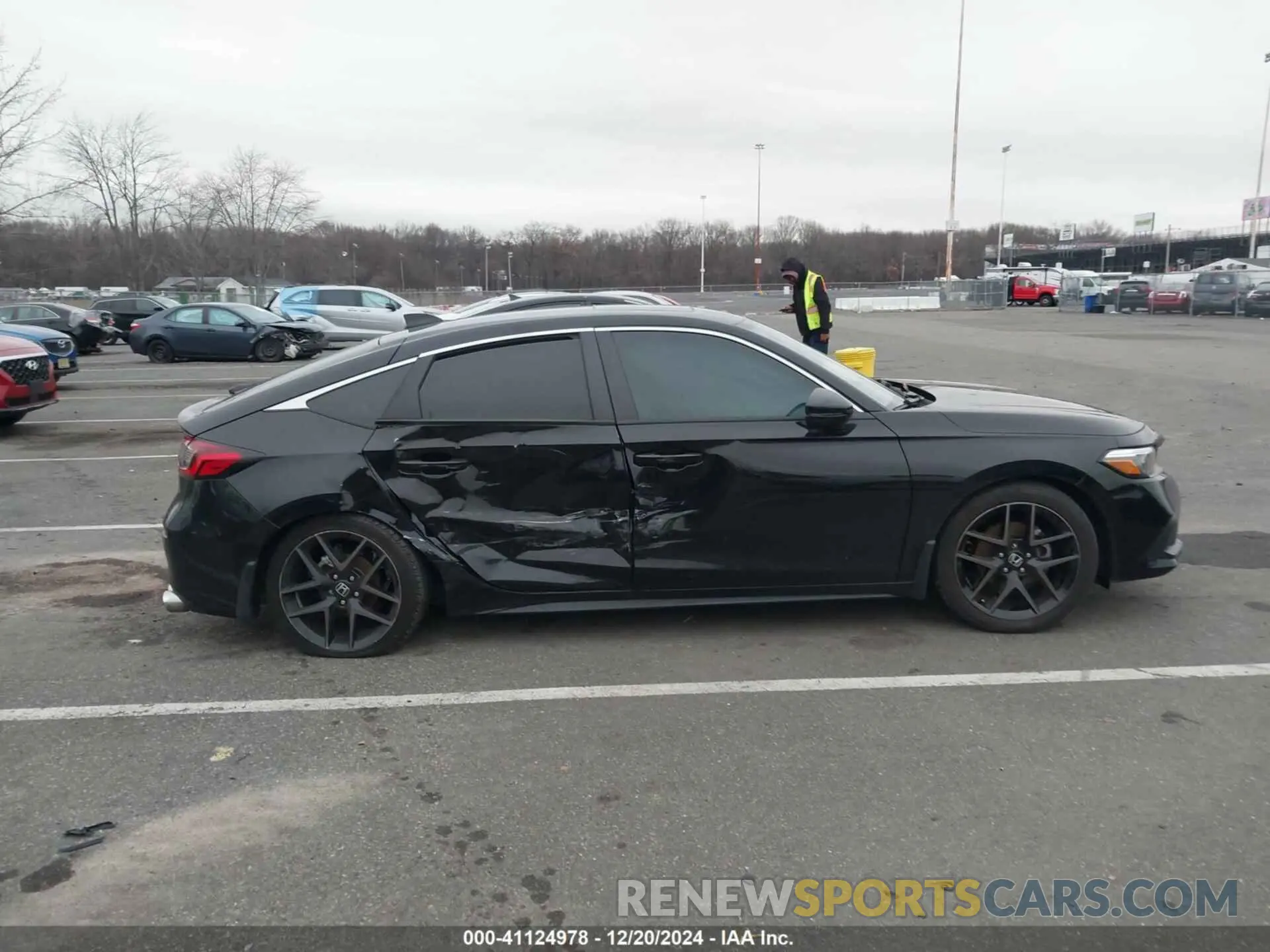 13 Photograph of a damaged car 19XFL1H81RE007190 HONDA CIVIC 2024