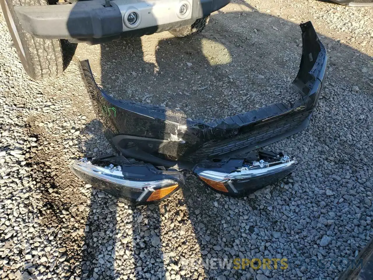 14 Photograph of a damaged car 19XFL1H81RE013023 HONDA CIVIC 2024