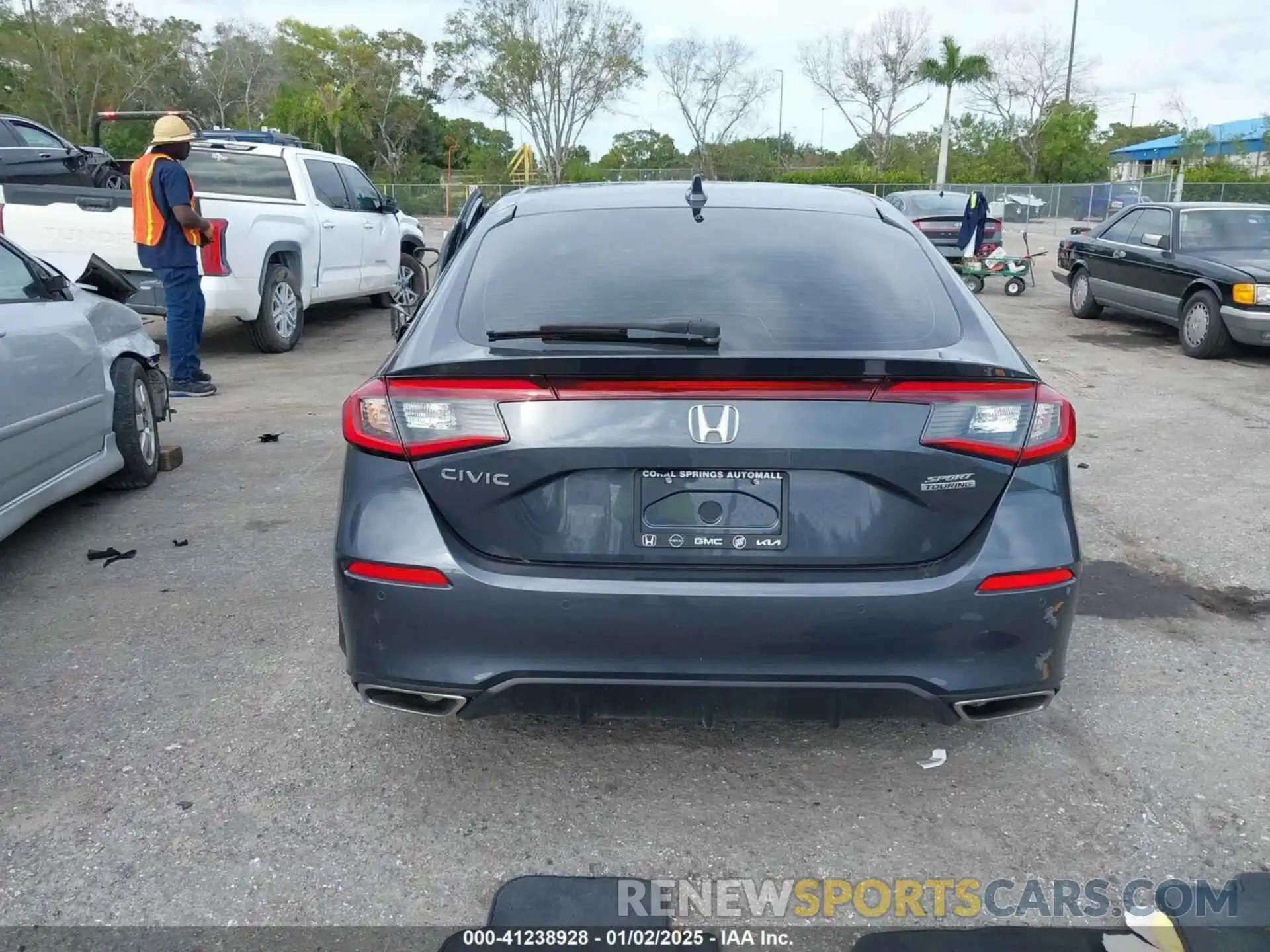 16 Photograph of a damaged car 19XFL1H81RE024247 HONDA CIVIC 2024