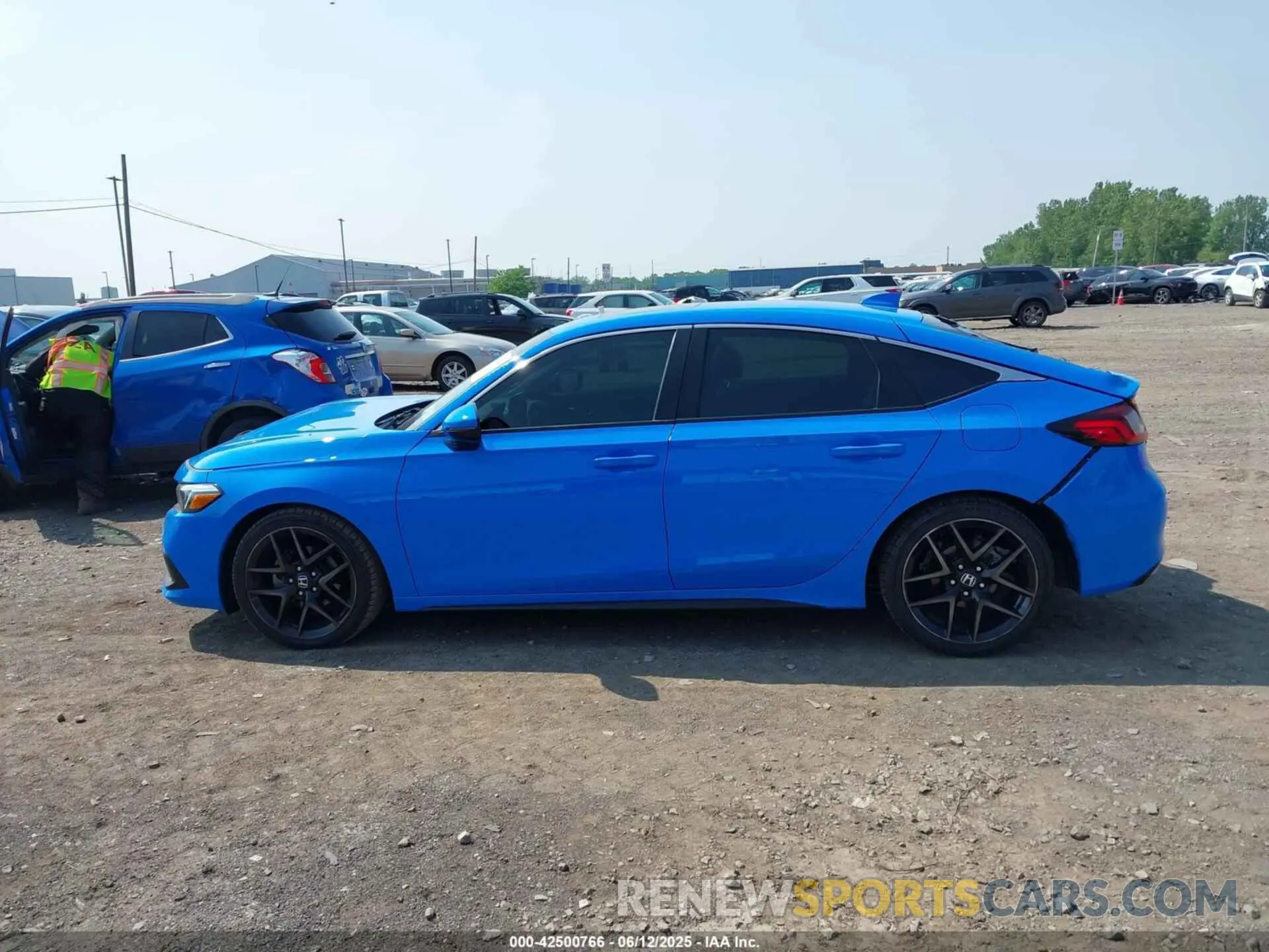 14 Photograph of a damaged car 19XFL1H82RE028663 HONDA CIVIC 2024