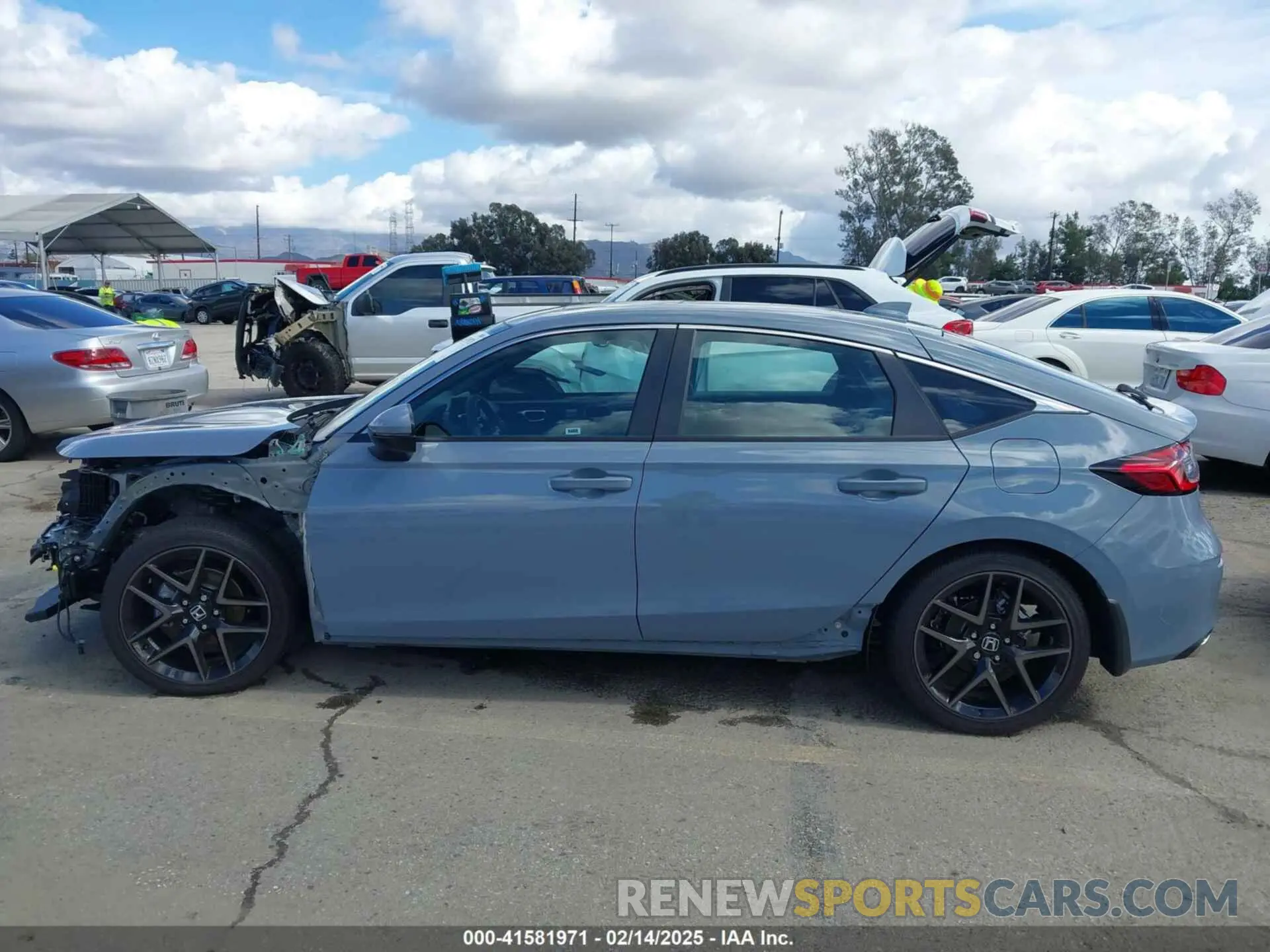 15 Photograph of a damaged car 19XFL1H83RE028736 HONDA CIVIC 2024