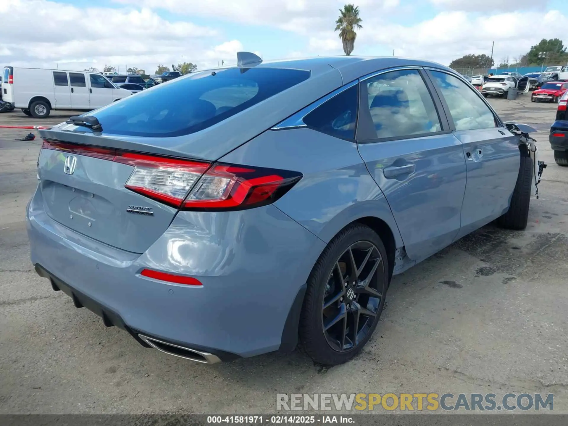 4 Photograph of a damaged car 19XFL1H83RE028736 HONDA CIVIC 2024
