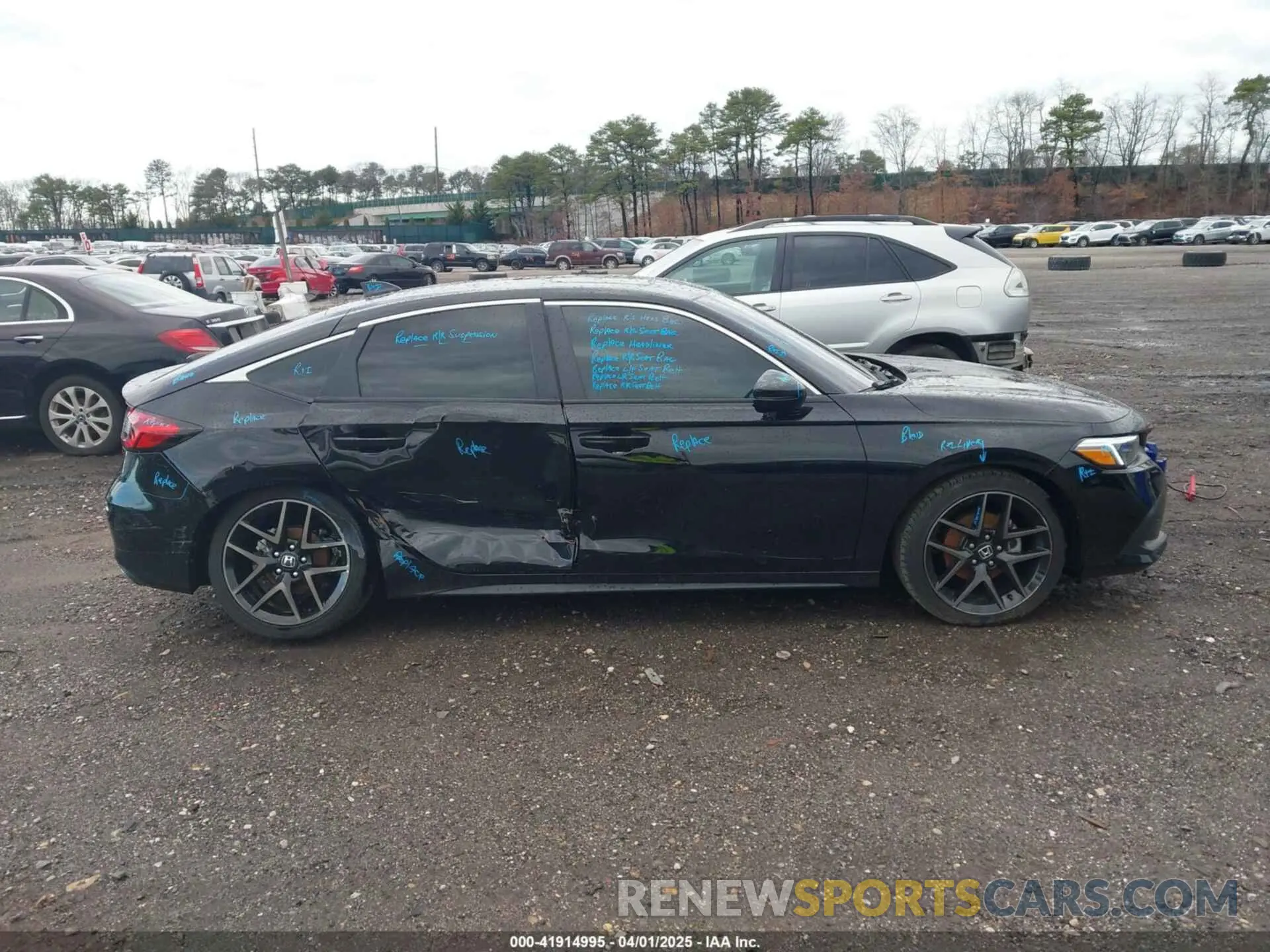 13 Photograph of a damaged car 19XFL1H83RE029403 HONDA CIVIC 2024