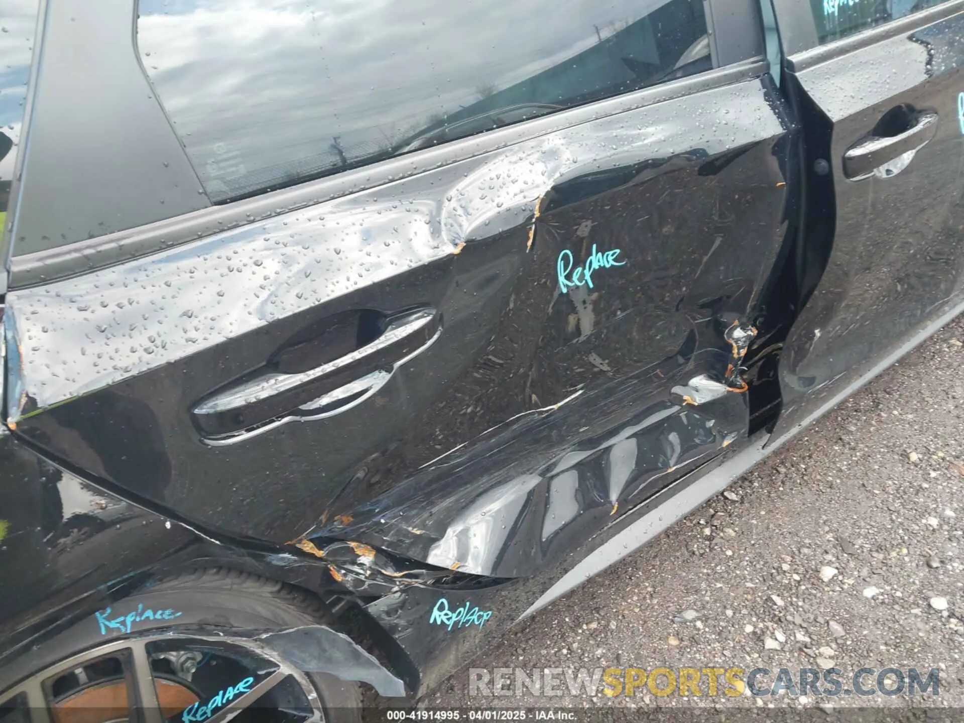 17 Photograph of a damaged car 19XFL1H83RE029403 HONDA CIVIC 2024