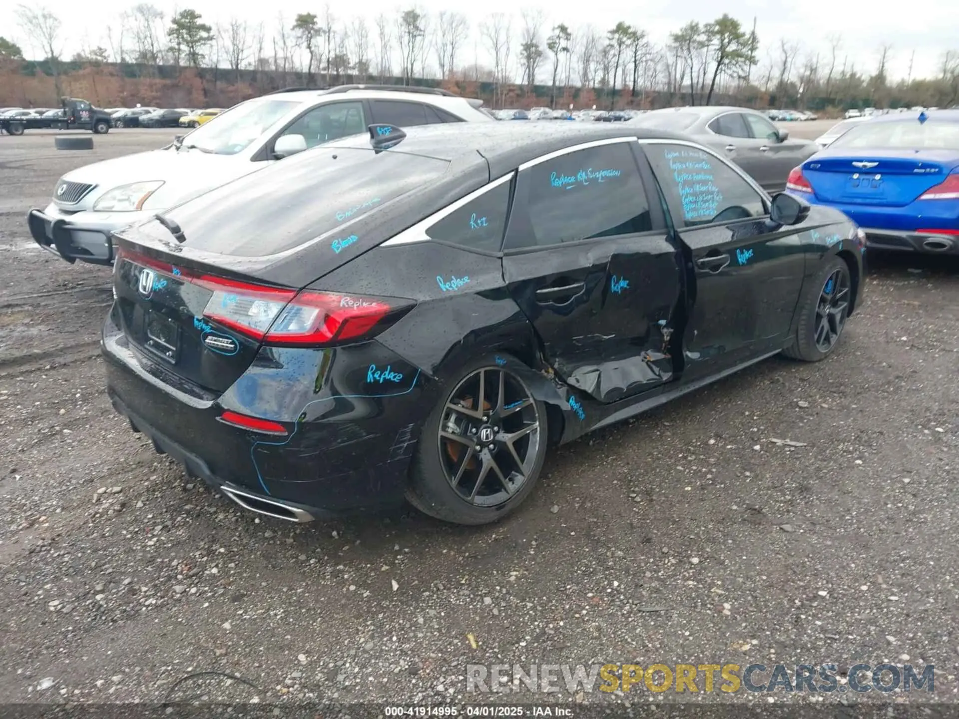 4 Photograph of a damaged car 19XFL1H83RE029403 HONDA CIVIC 2024