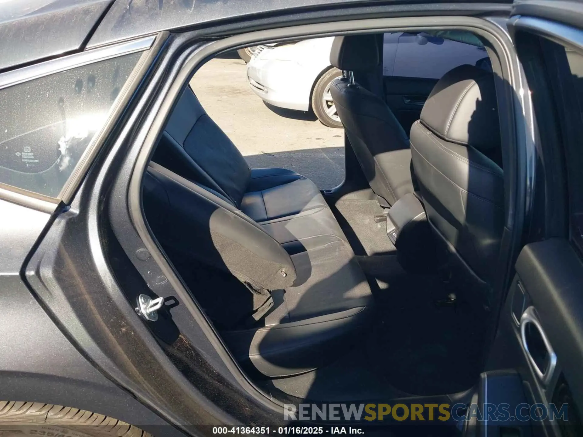 8 Photograph of a damaged car 19XFL1H84RE016689 HONDA CIVIC 2024