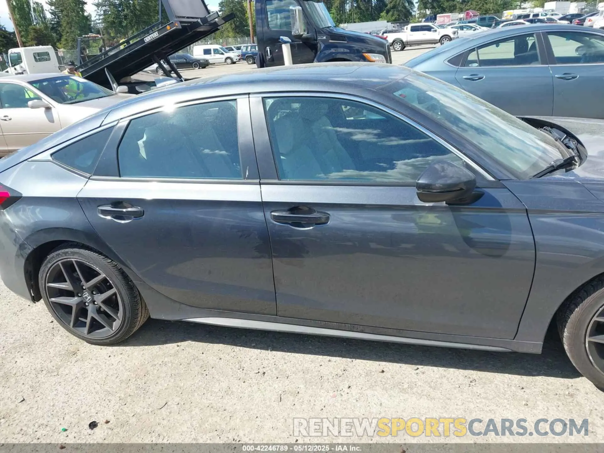 14 Photograph of a damaged car 19XFL1H86RE009257 HONDA CIVIC 2024
