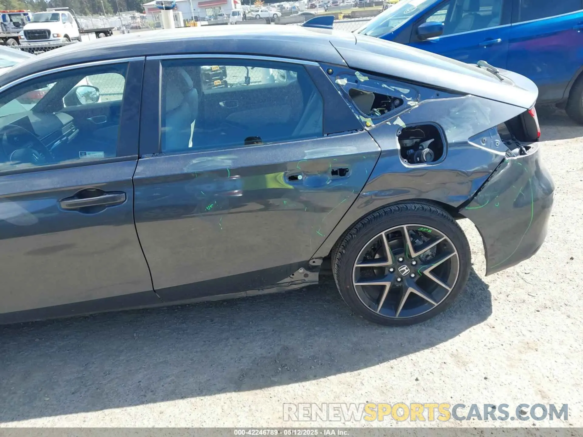 6 Photograph of a damaged car 19XFL1H86RE009257 HONDA CIVIC 2024