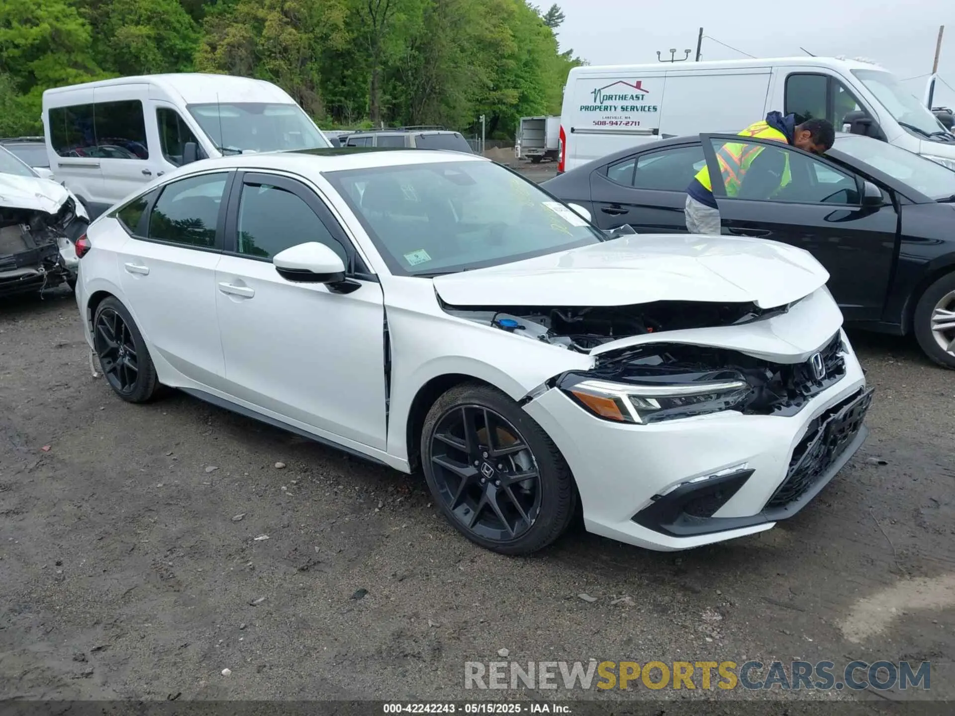 1 Photograph of a damaged car 19XFL1H86RE031176 HONDA CIVIC 2024