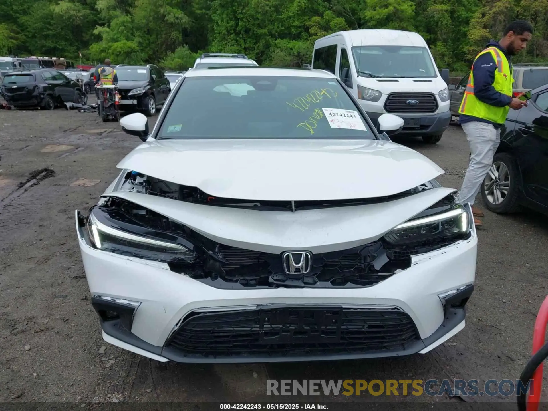 12 Photograph of a damaged car 19XFL1H86RE031176 HONDA CIVIC 2024