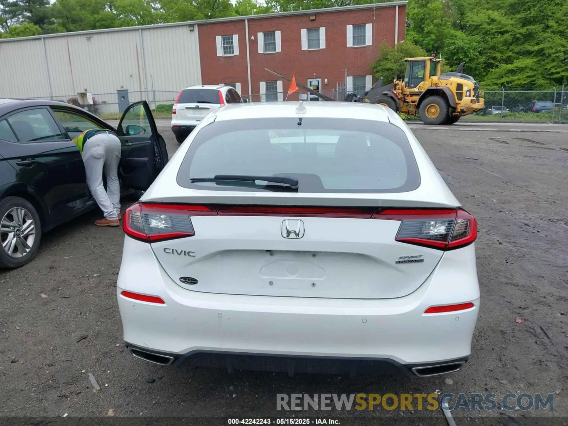 16 Photograph of a damaged car 19XFL1H86RE031176 HONDA CIVIC 2024