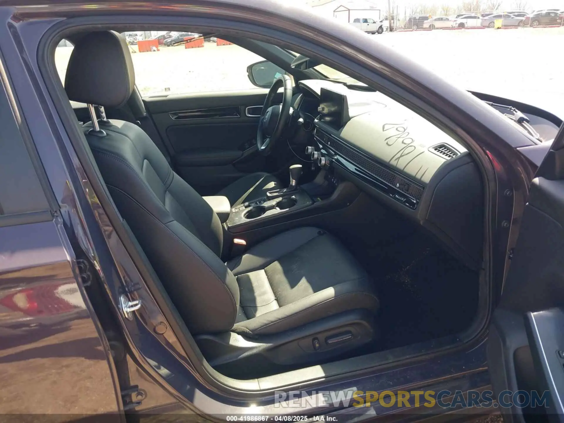 5 Photograph of a damaged car 19XFL1H87RE012555 HONDA CIVIC 2024