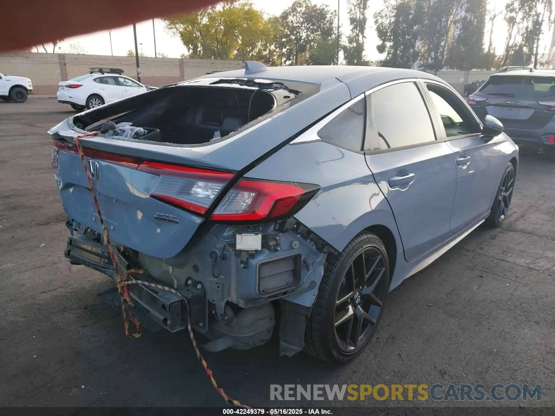4 Photograph of a damaged car 19XFL1H87RE013415 HONDA CIVIC 2024