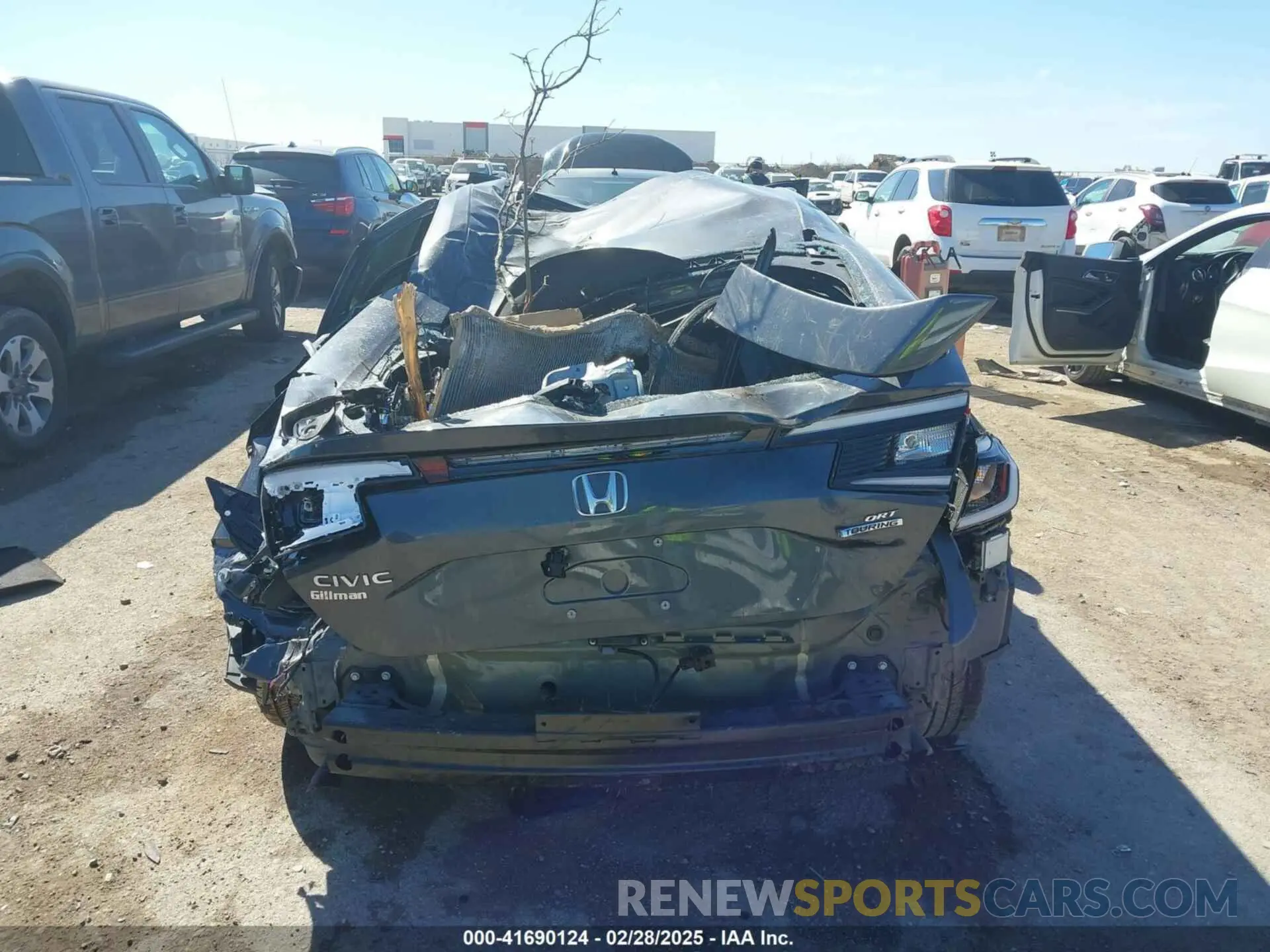 15 Photograph of a damaged car 19XFL1H87RE016721 HONDA CIVIC 2024