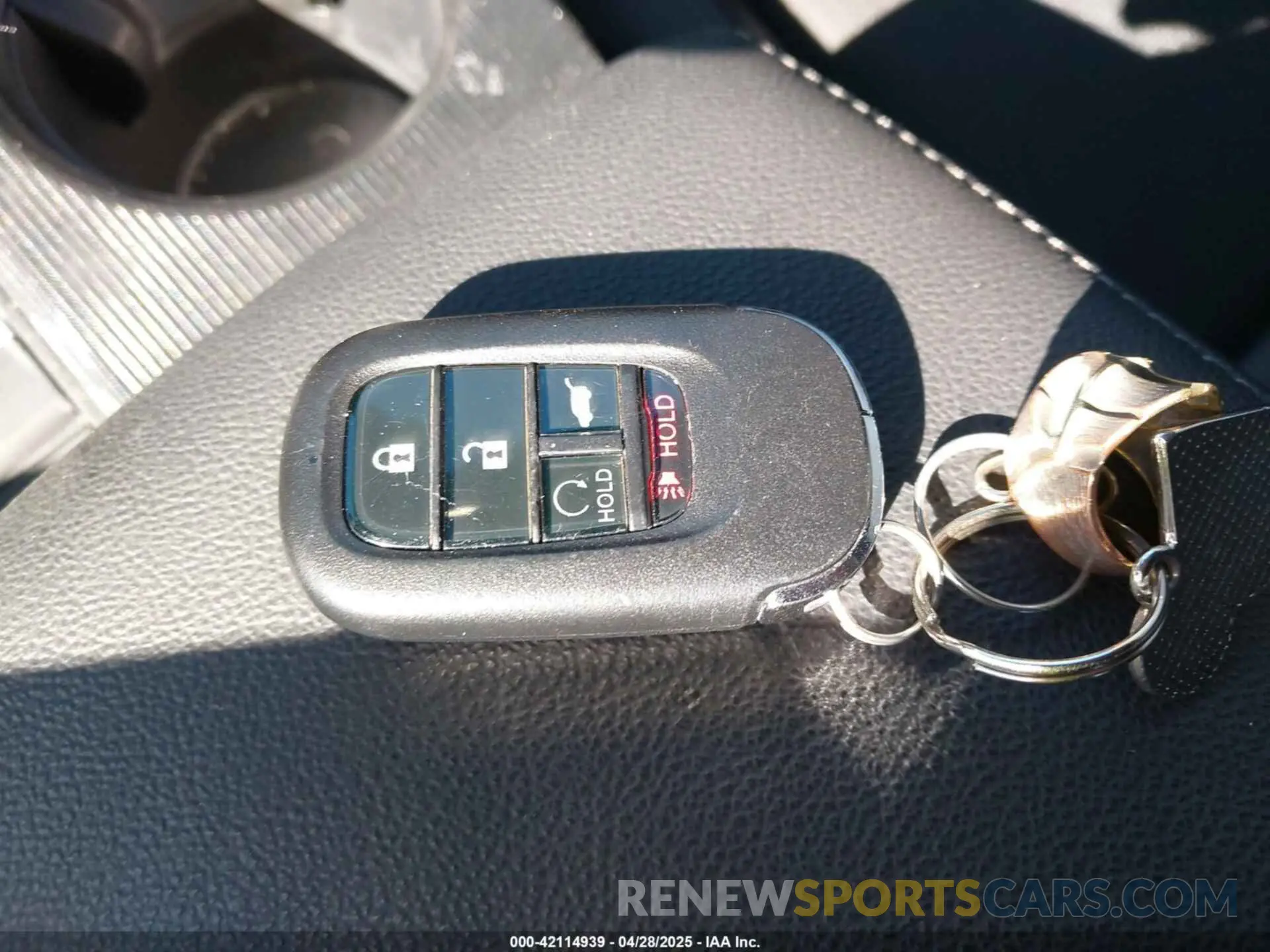 11 Photograph of a damaged car 19XFL1H87RE027945 HONDA CIVIC 2024